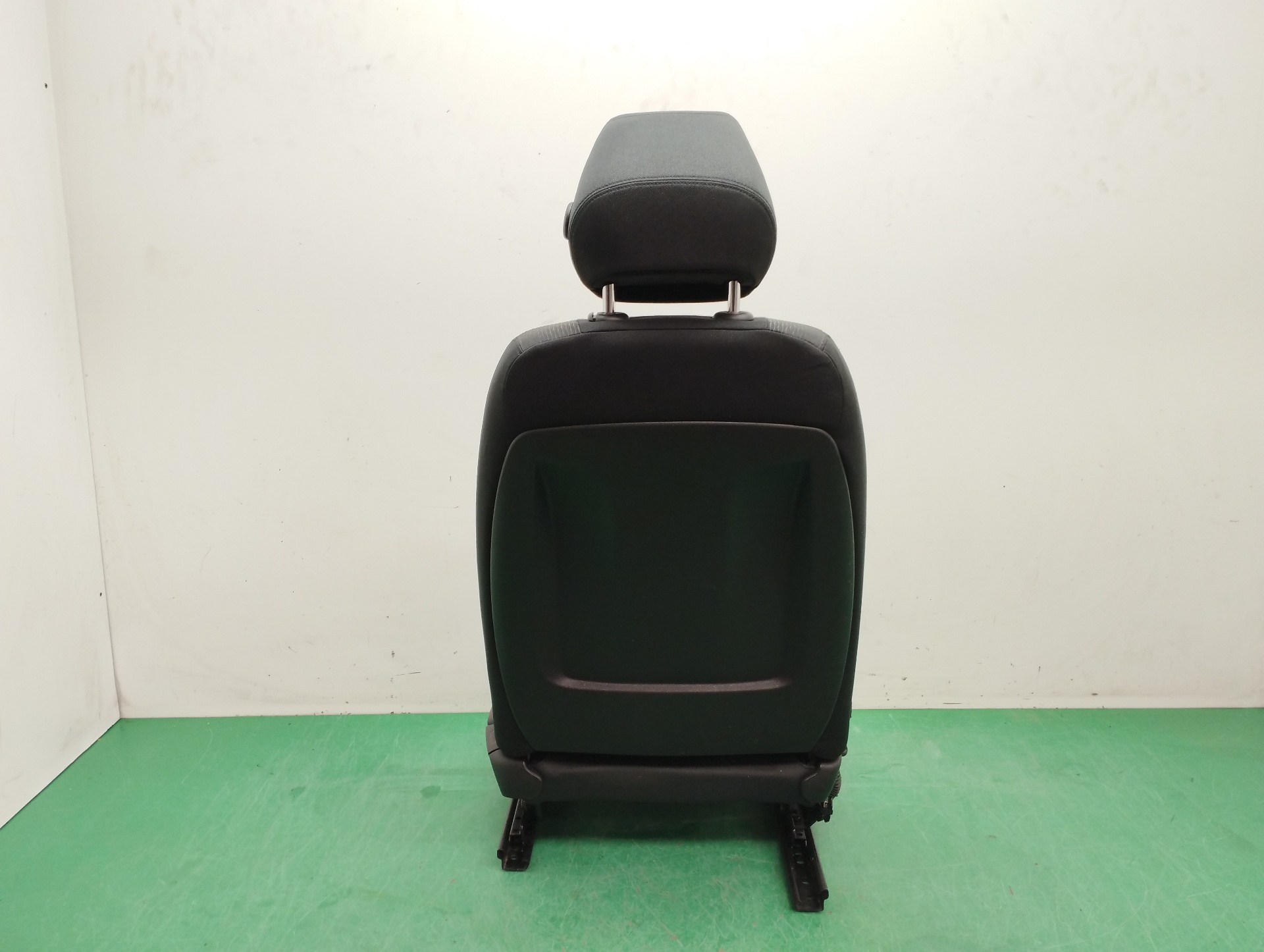 ASIENTO DELANTERO IZQUIERDO