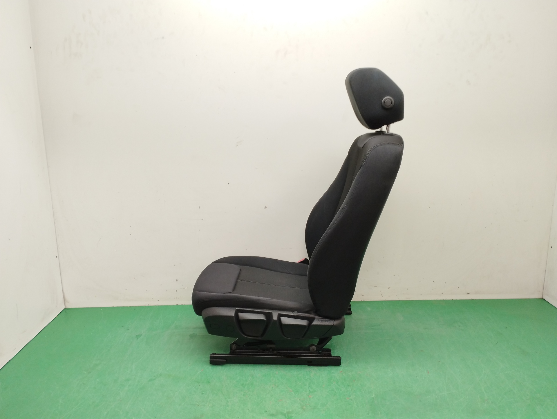 ASIENTO DELANTERO IZQUIERDO