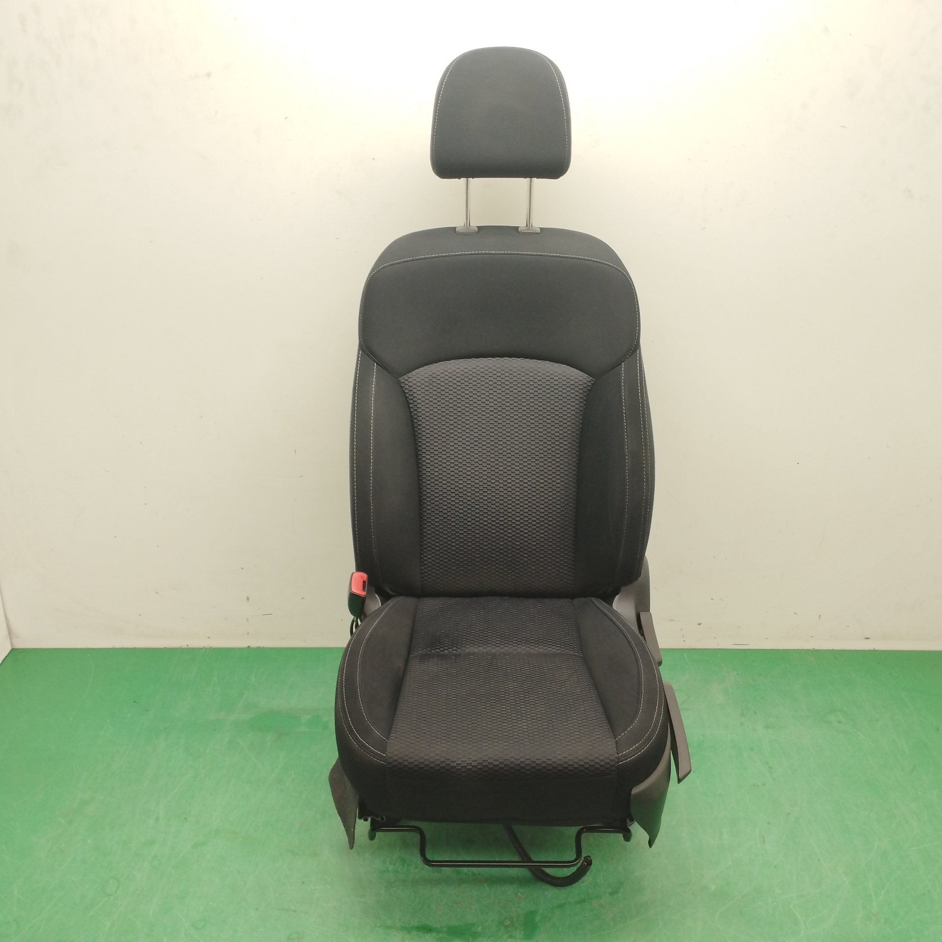 ASIENTO DELANTERO IZQUIERDO