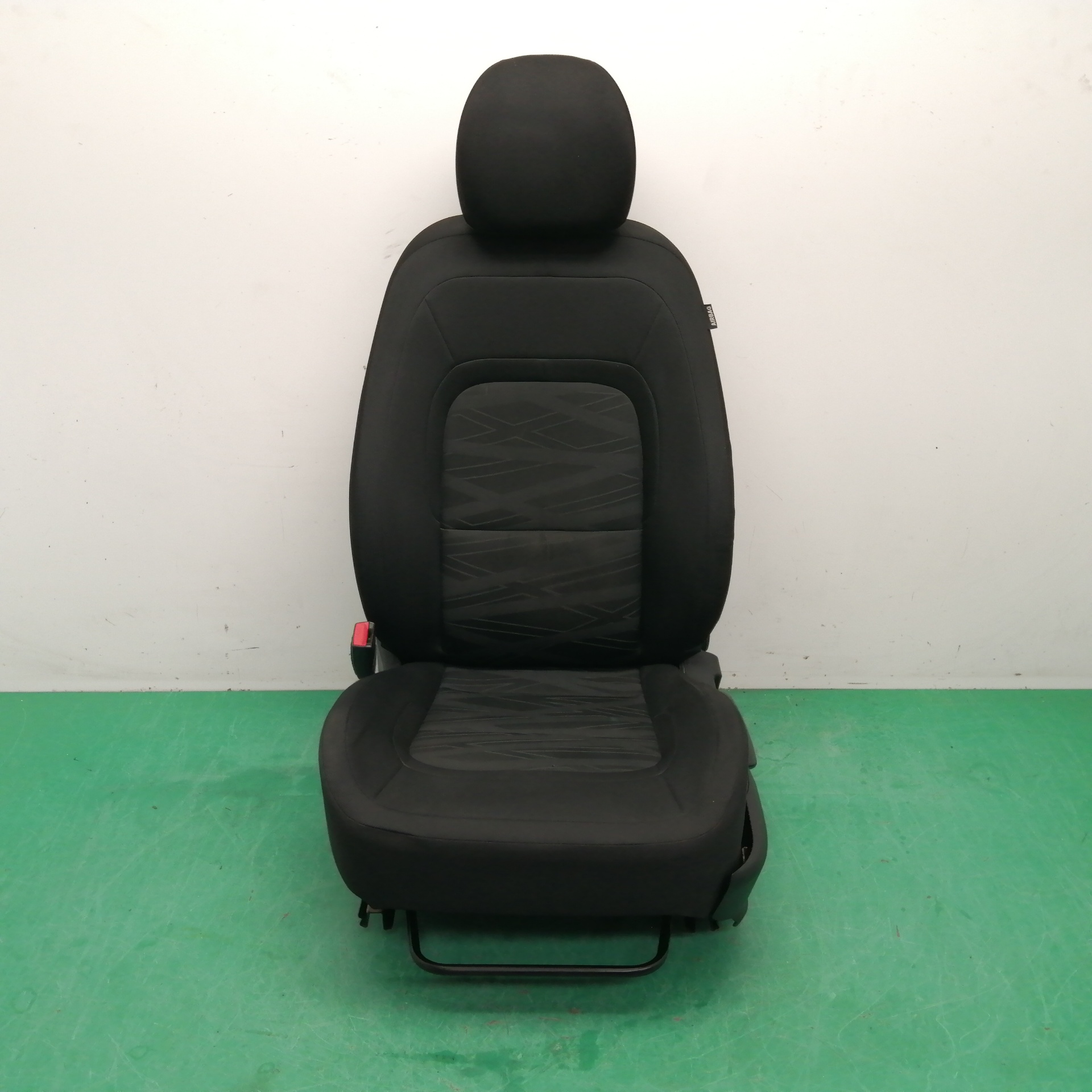 ASIENTO DELANTERO IZQUIERDO