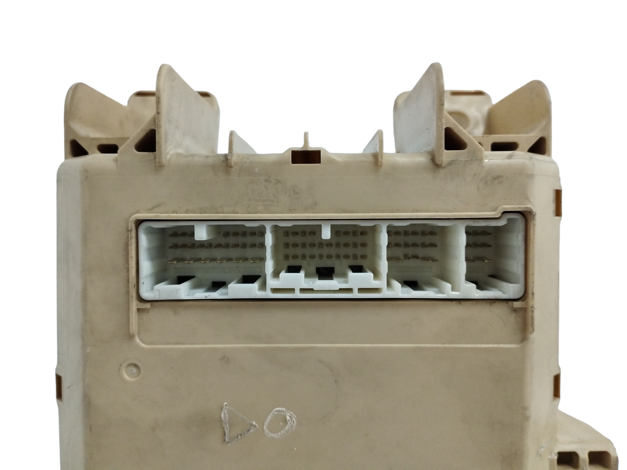 CAJA RELES / FUSIBLES