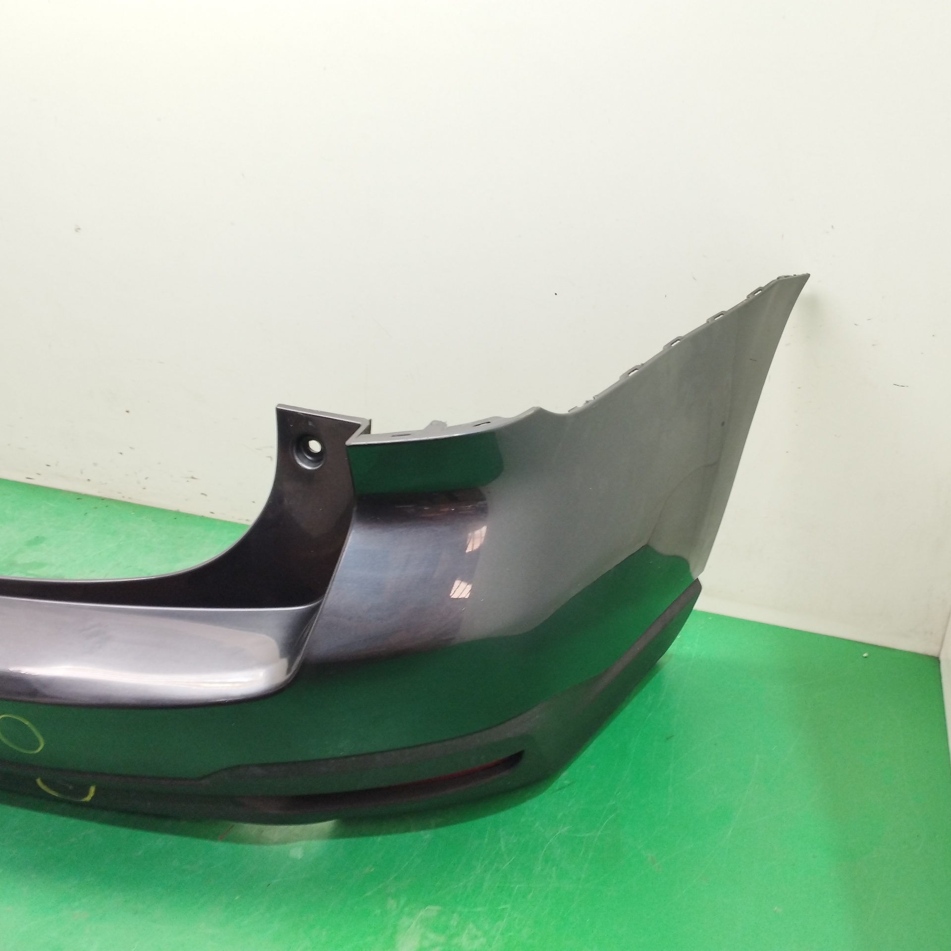 PARAGOLPES TRASERO