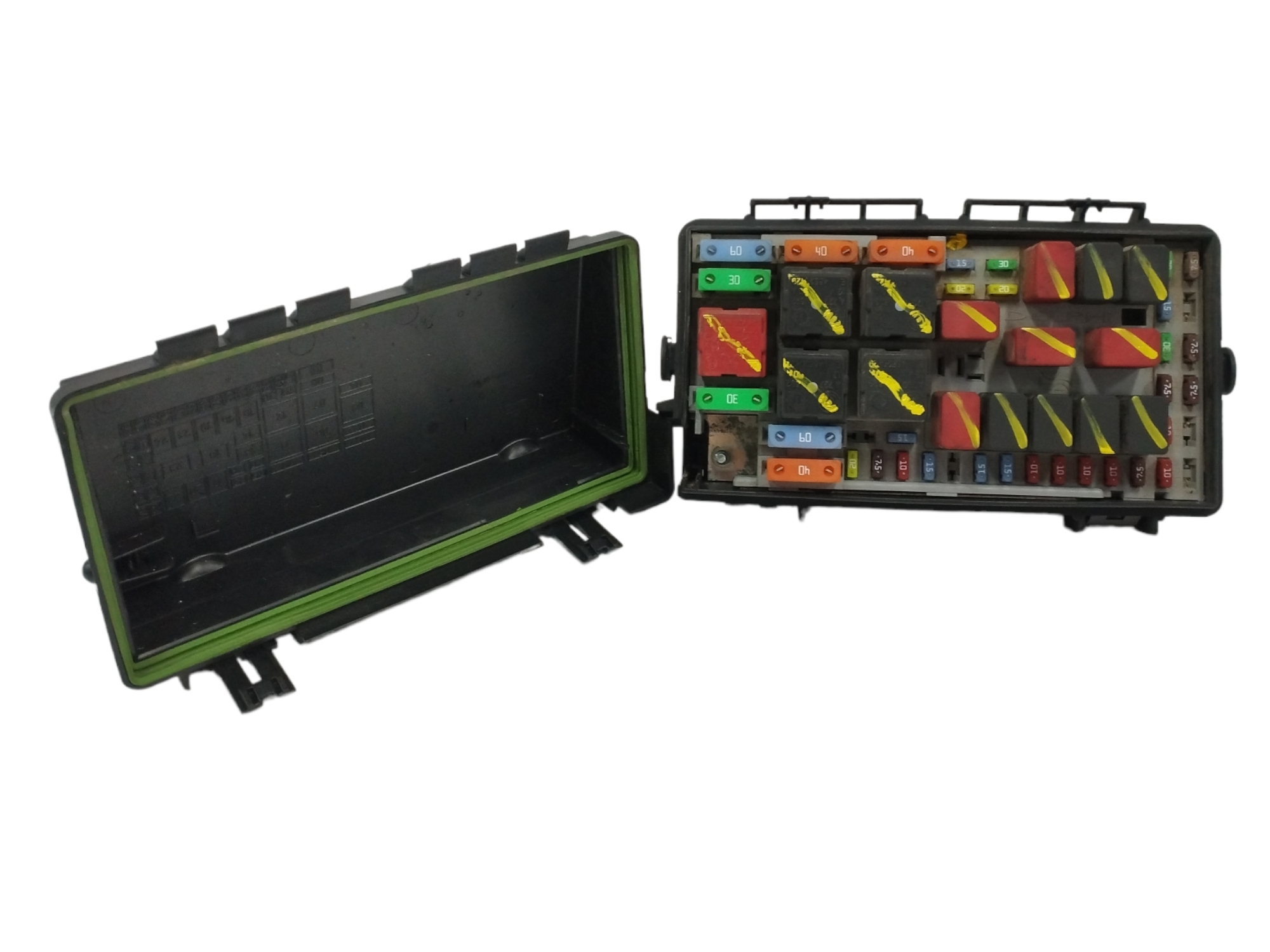 CAJA RELES / FUSIBLES