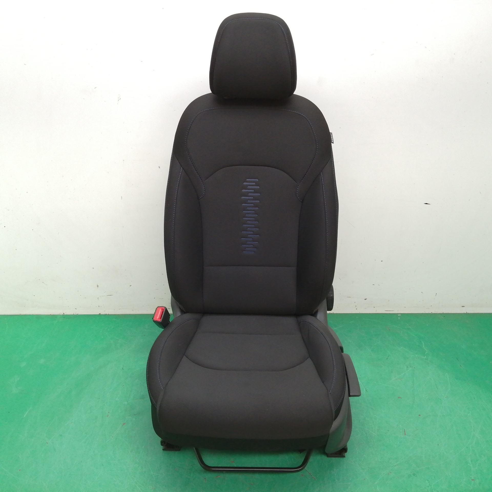 ASIENTO DELANTERO IZQUIERDO