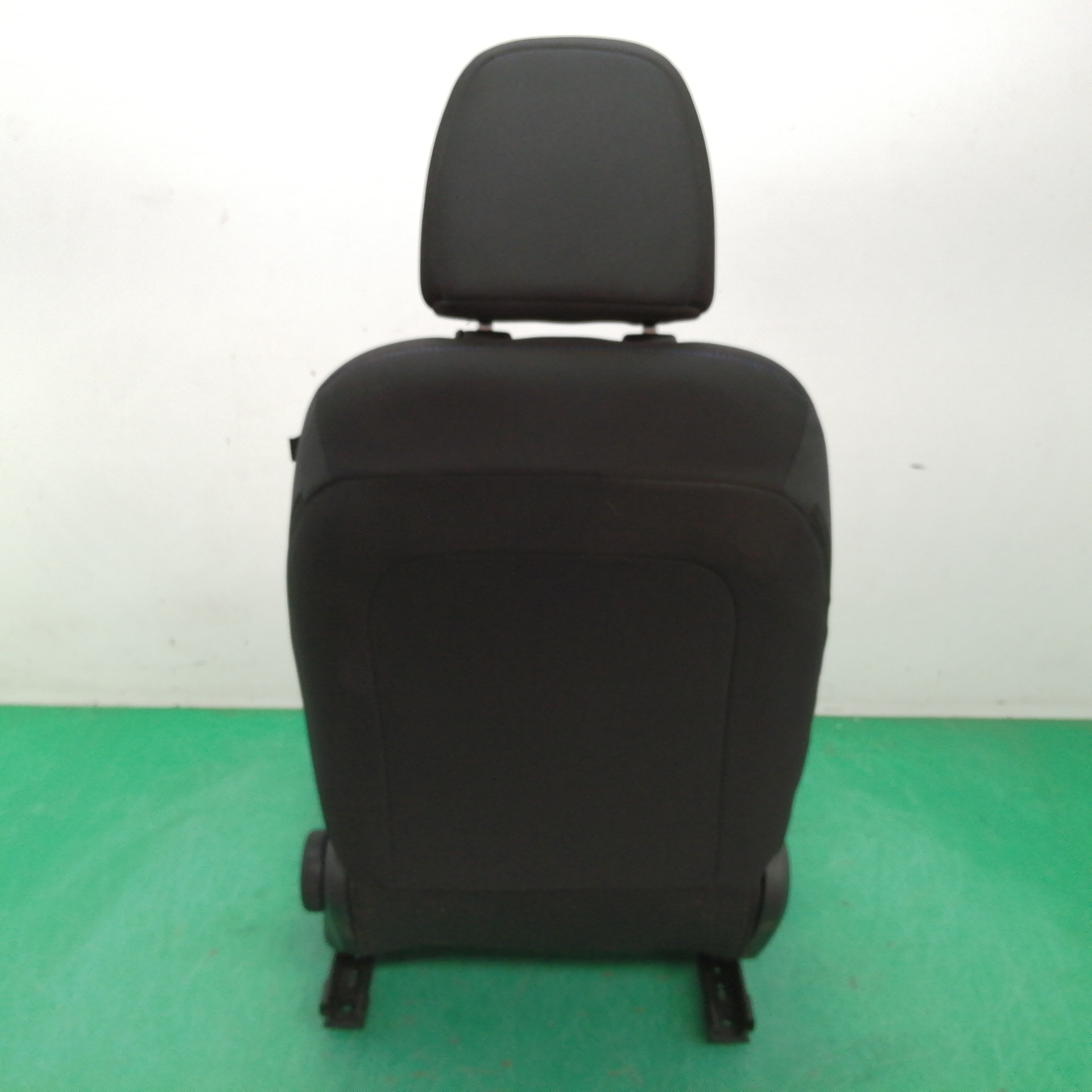 ASIENTO DELANTERO IZQUIERDO