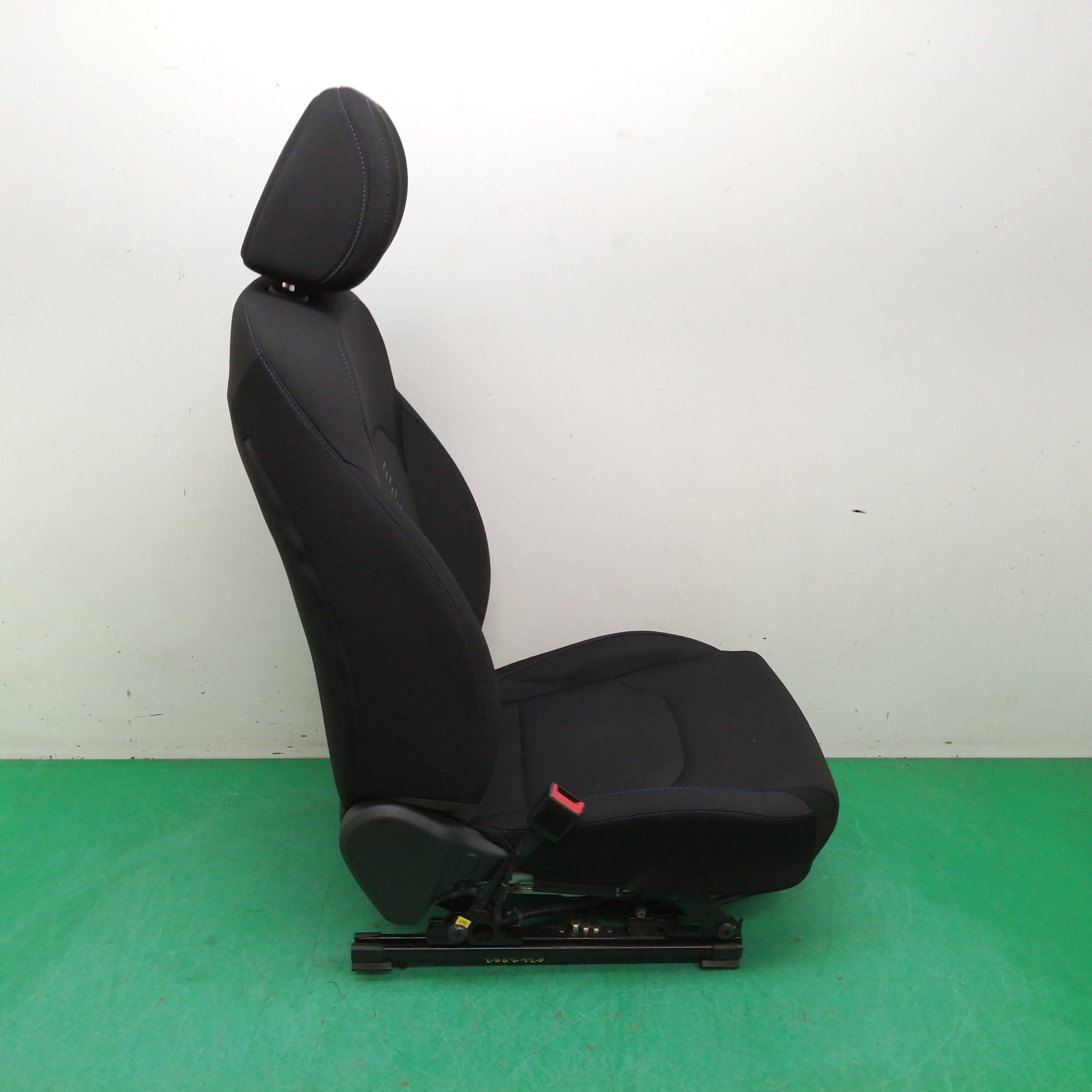 ASIENTO DELANTERO IZQUIERDO