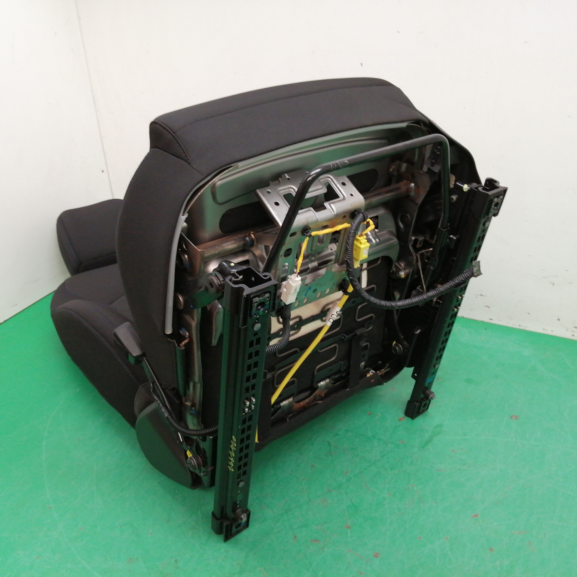 ASIENTO DELANTERO IZQUIERDO