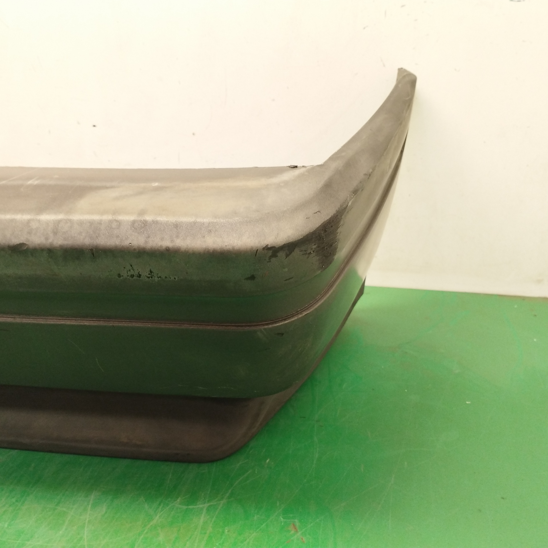 PARAGOLPES TRASERO