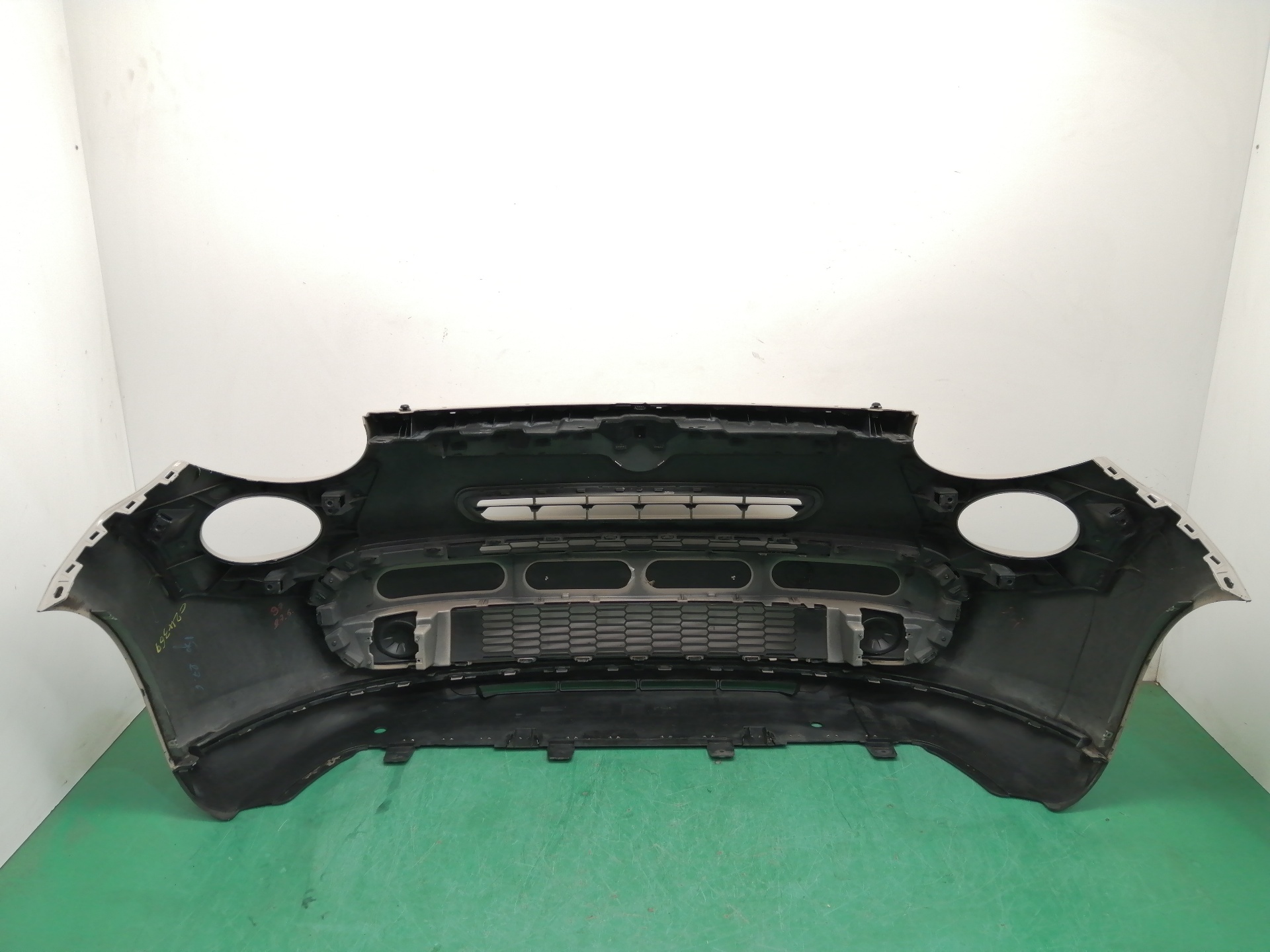 PARAGOLPES DELANTERO