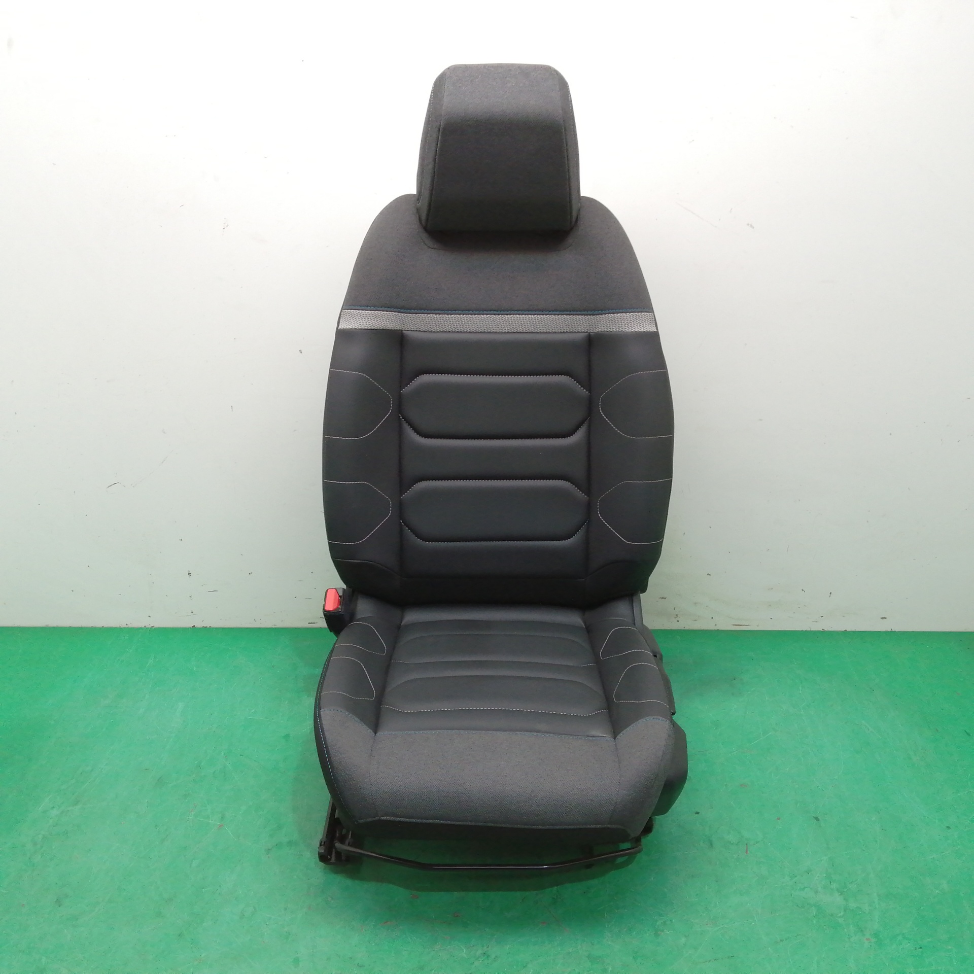 ASIENTO DELANTERO IZQUIERDO