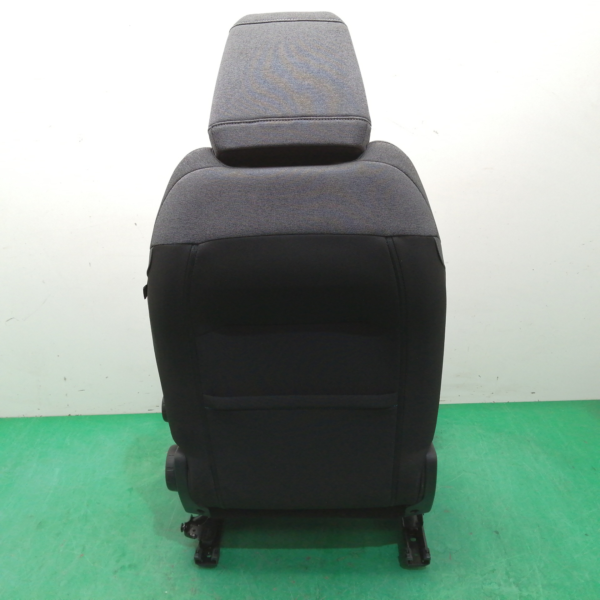 ASIENTO DELANTERO IZQUIERDO