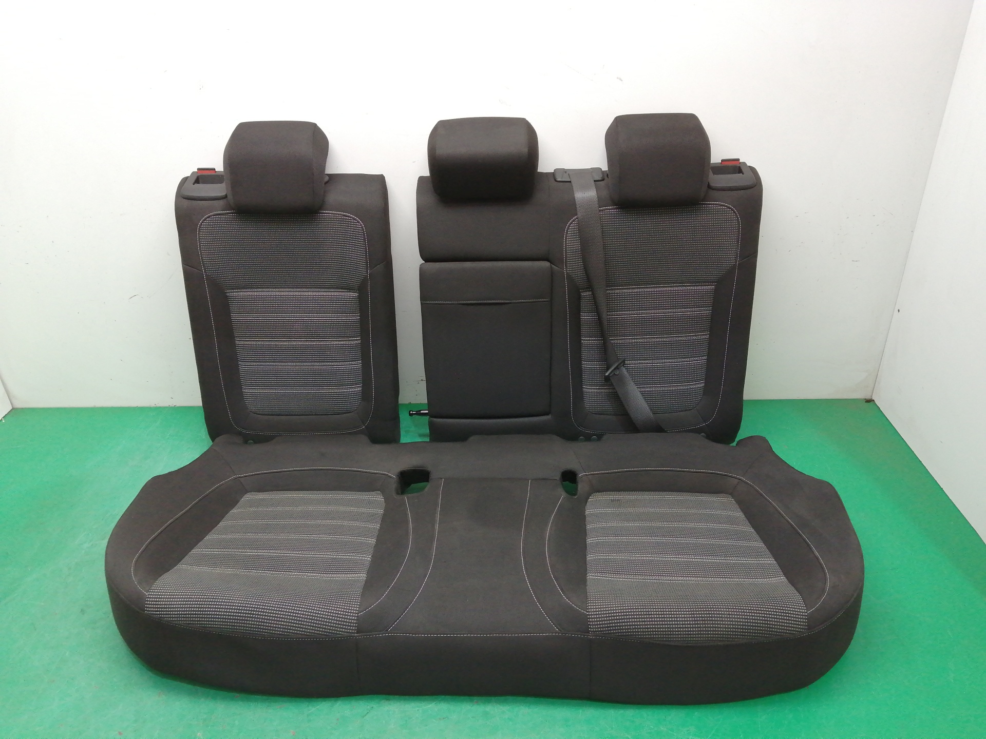 # ASIENTOS AUTO TRASEROS