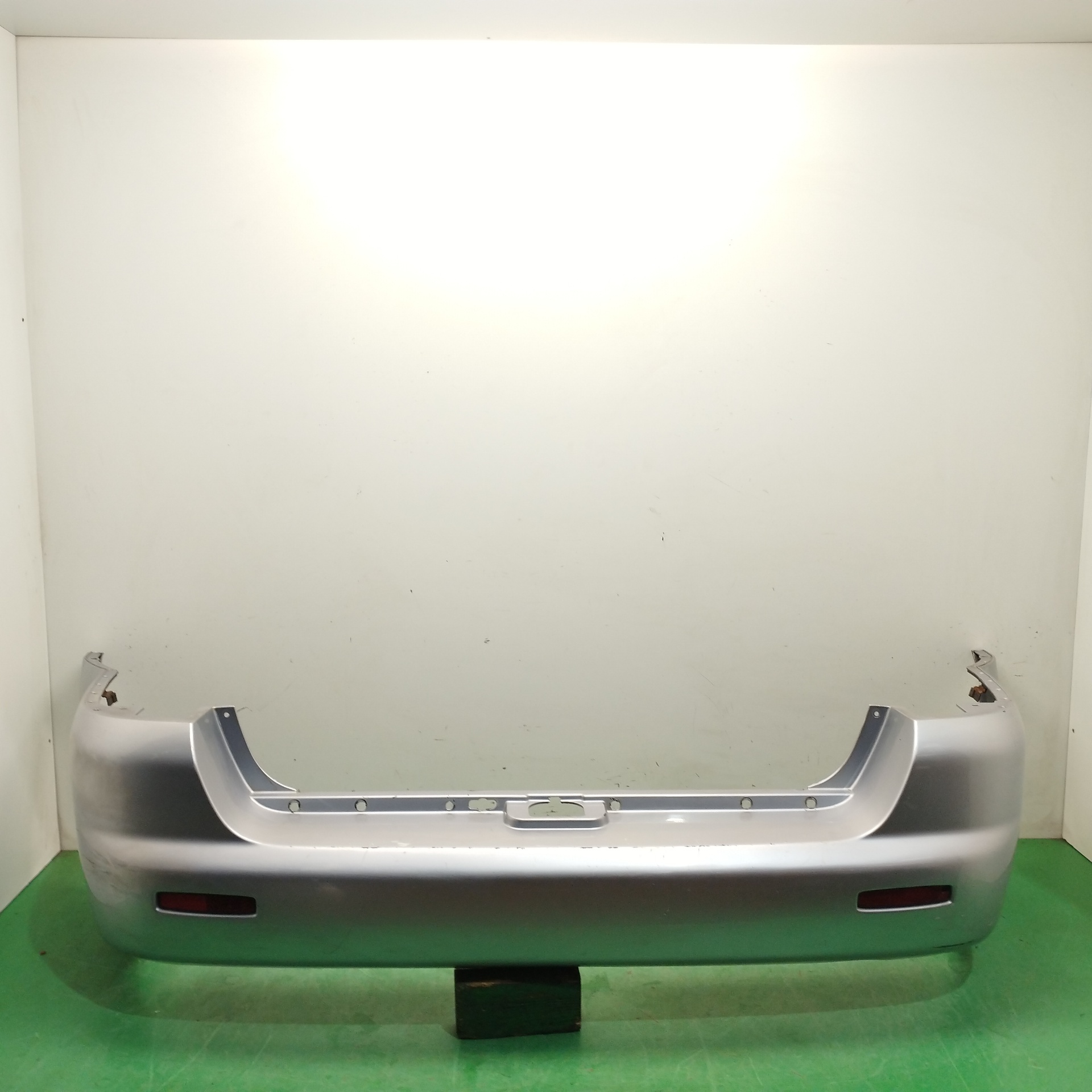 PARAGOLPES TRASERO