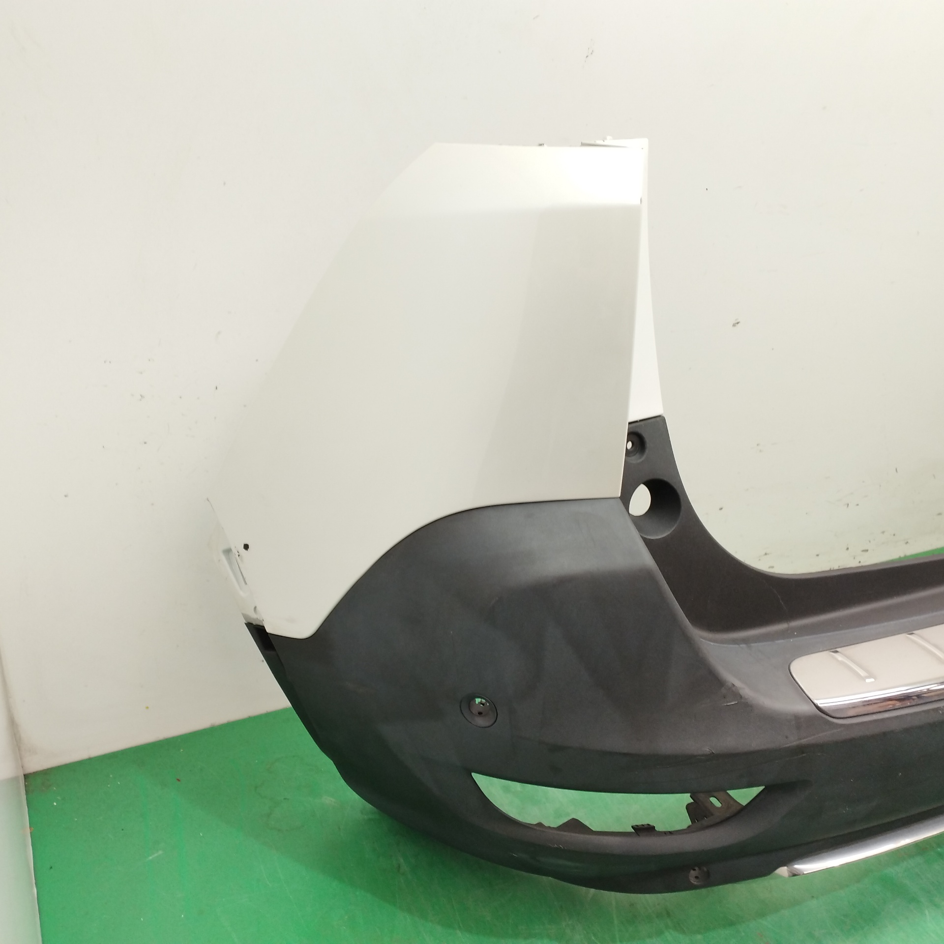 PARAGOLPES TRASERO