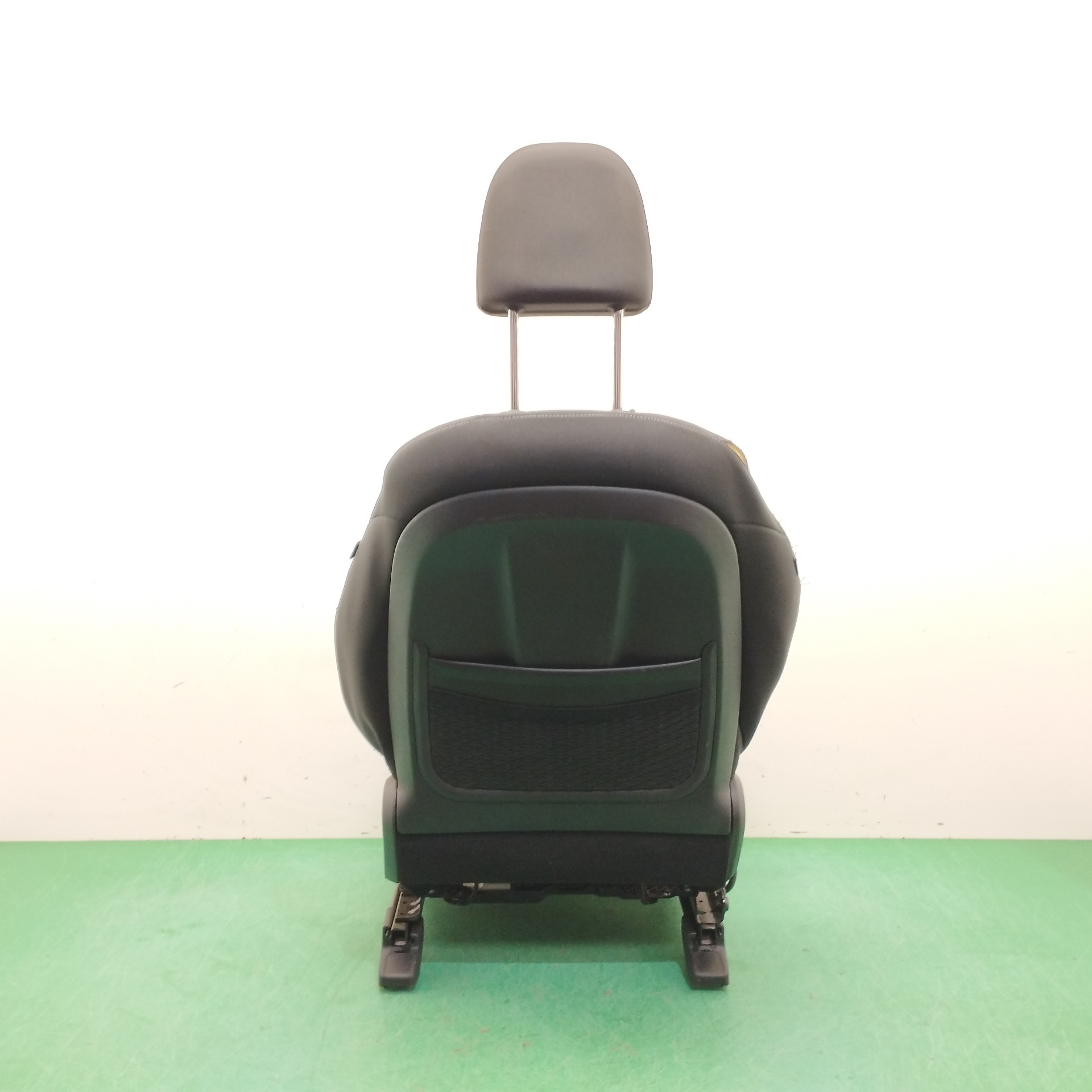 ASIENTO DELANTERO IZQUIERDO