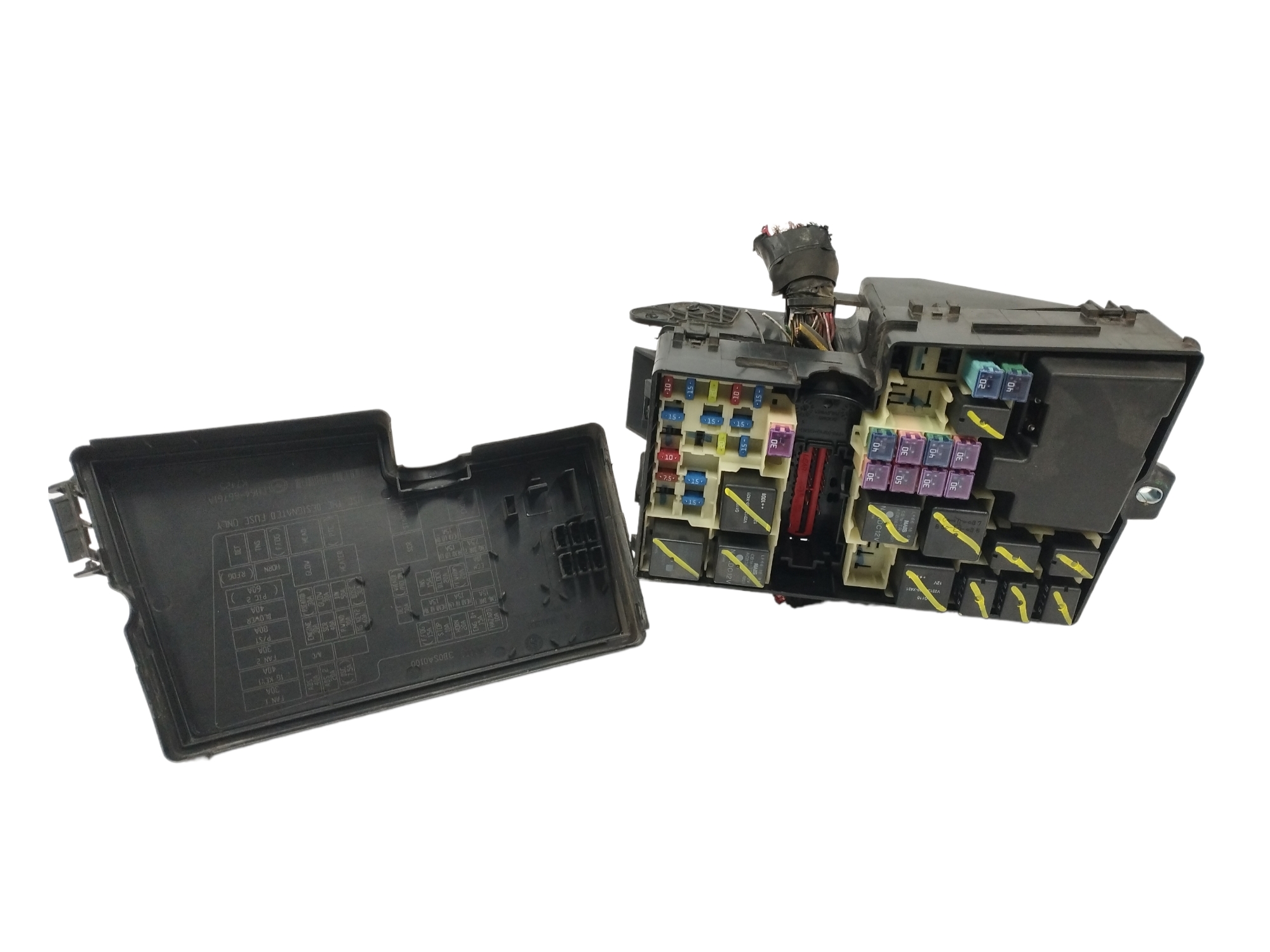 CAJA RELES / FUSIBLES