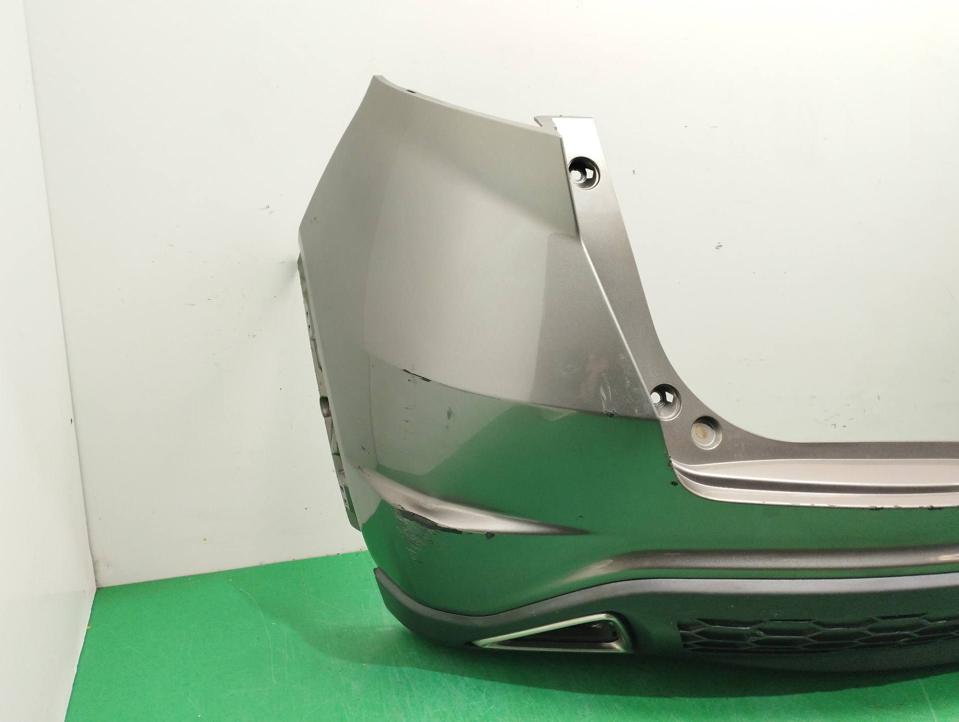 PARAGOLPES TRASERO