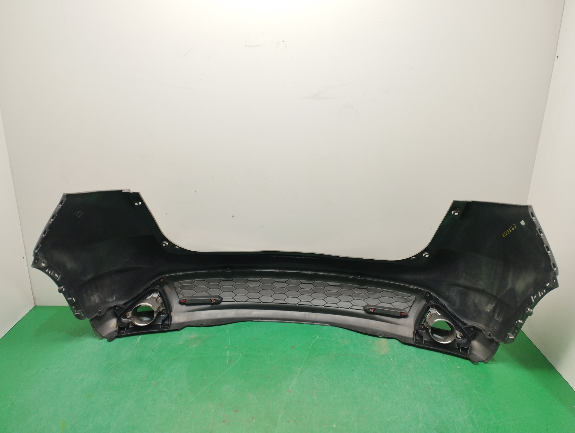 PARAGOLPES TRASERO