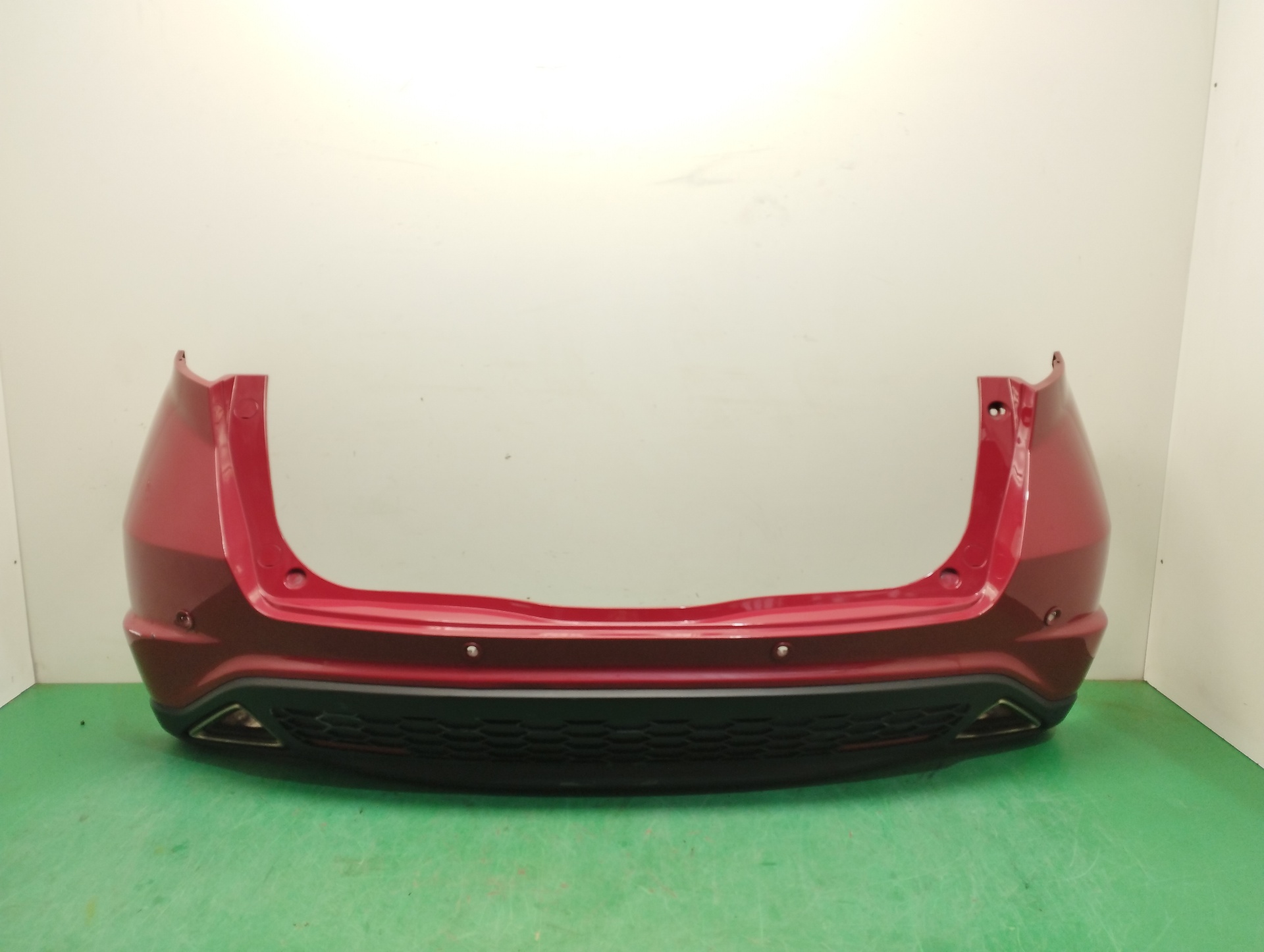 PARAGOLPES TRASERO