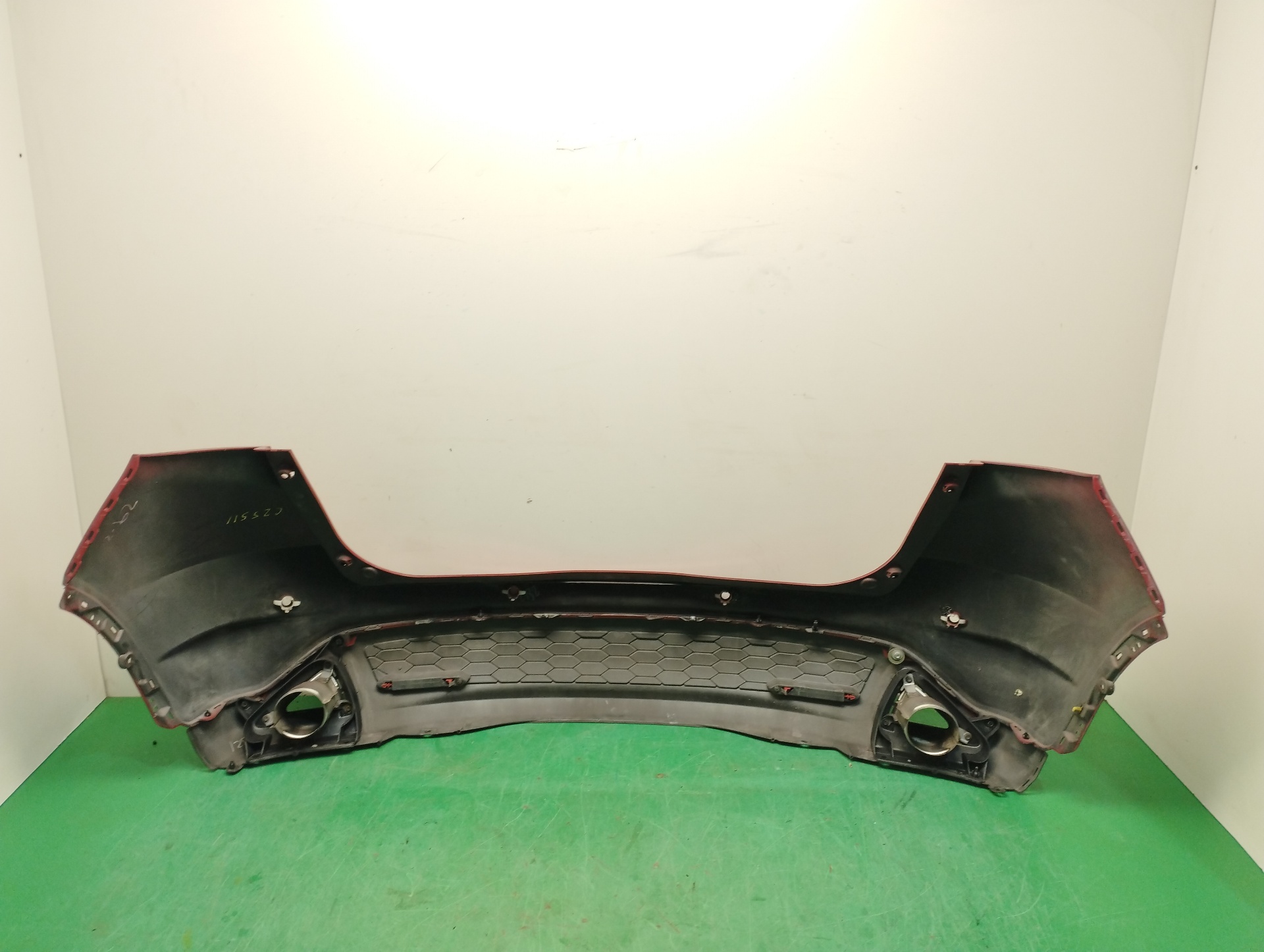PARAGOLPES TRASERO