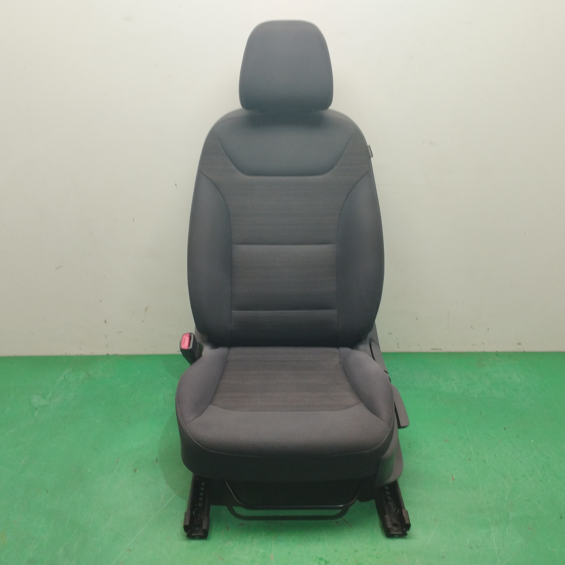 ASIENTO DELANTERO IZQUIERDO