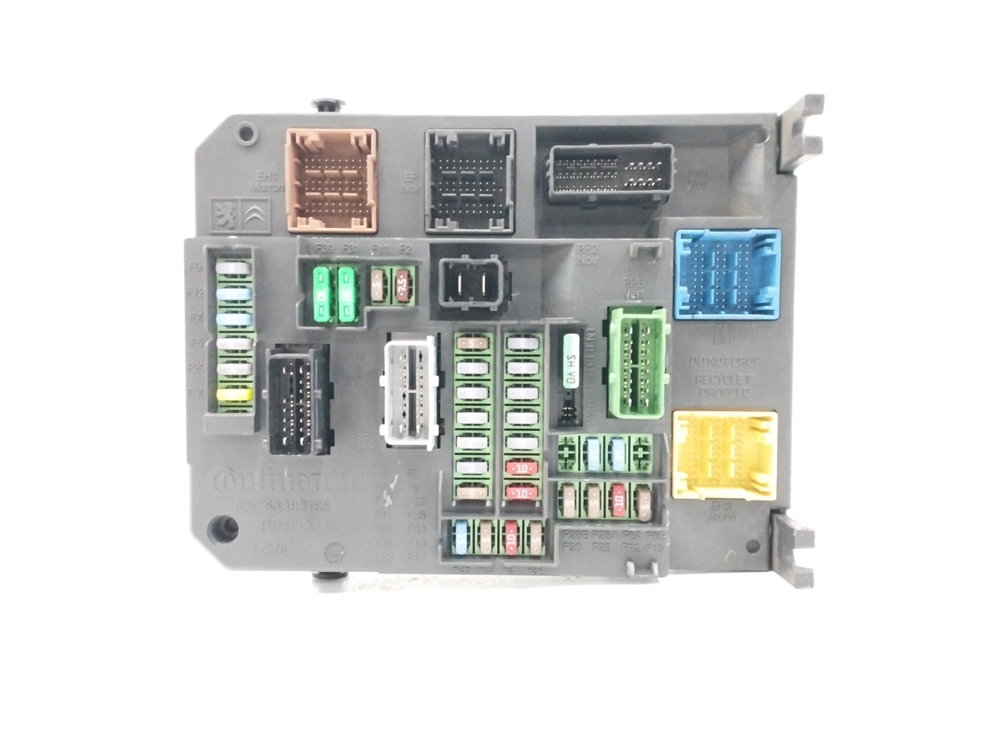 CAJA RELES / FUSIBLES