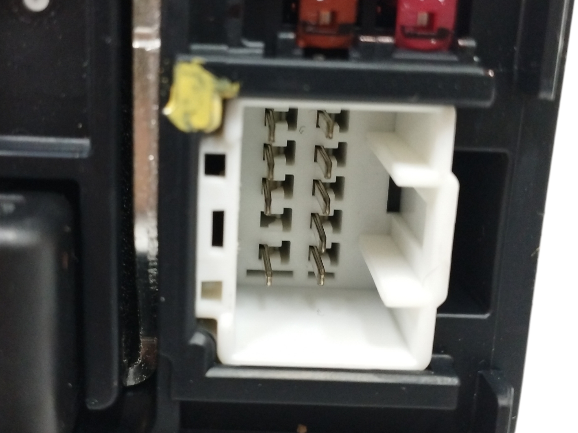 CAJA RELES / FUSIBLES