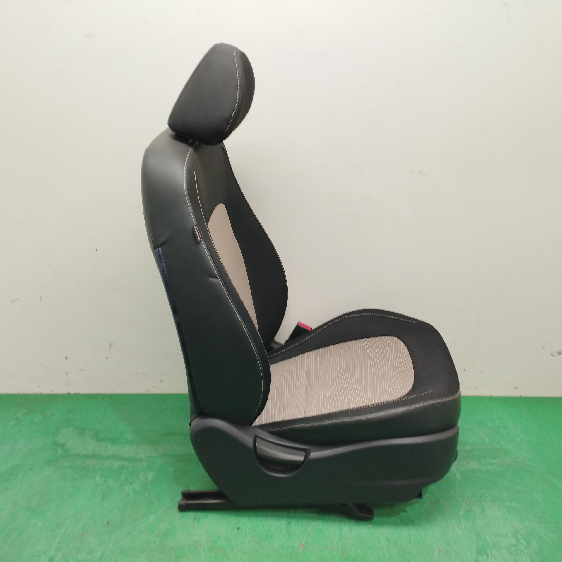 ASIENTO DELANTERO DERECHO