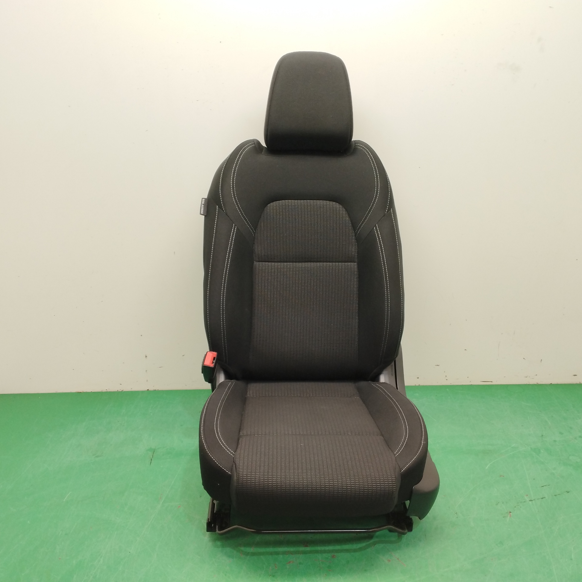 ASIENTO DELANTERO IZQUIERDO