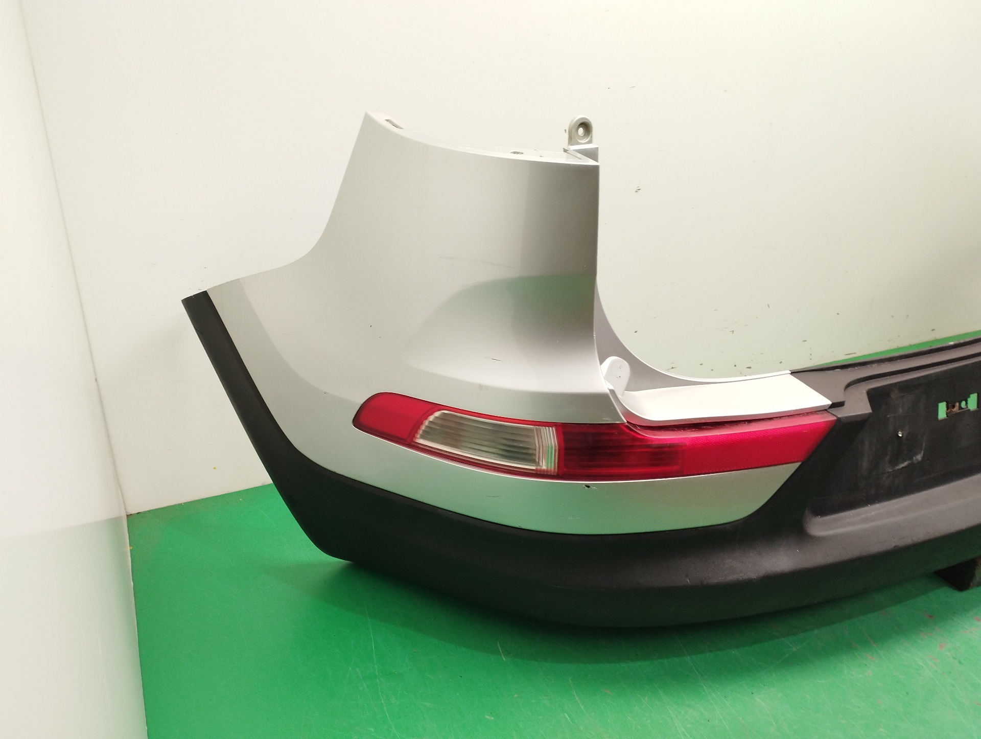 PARAGOLPES TRASERO