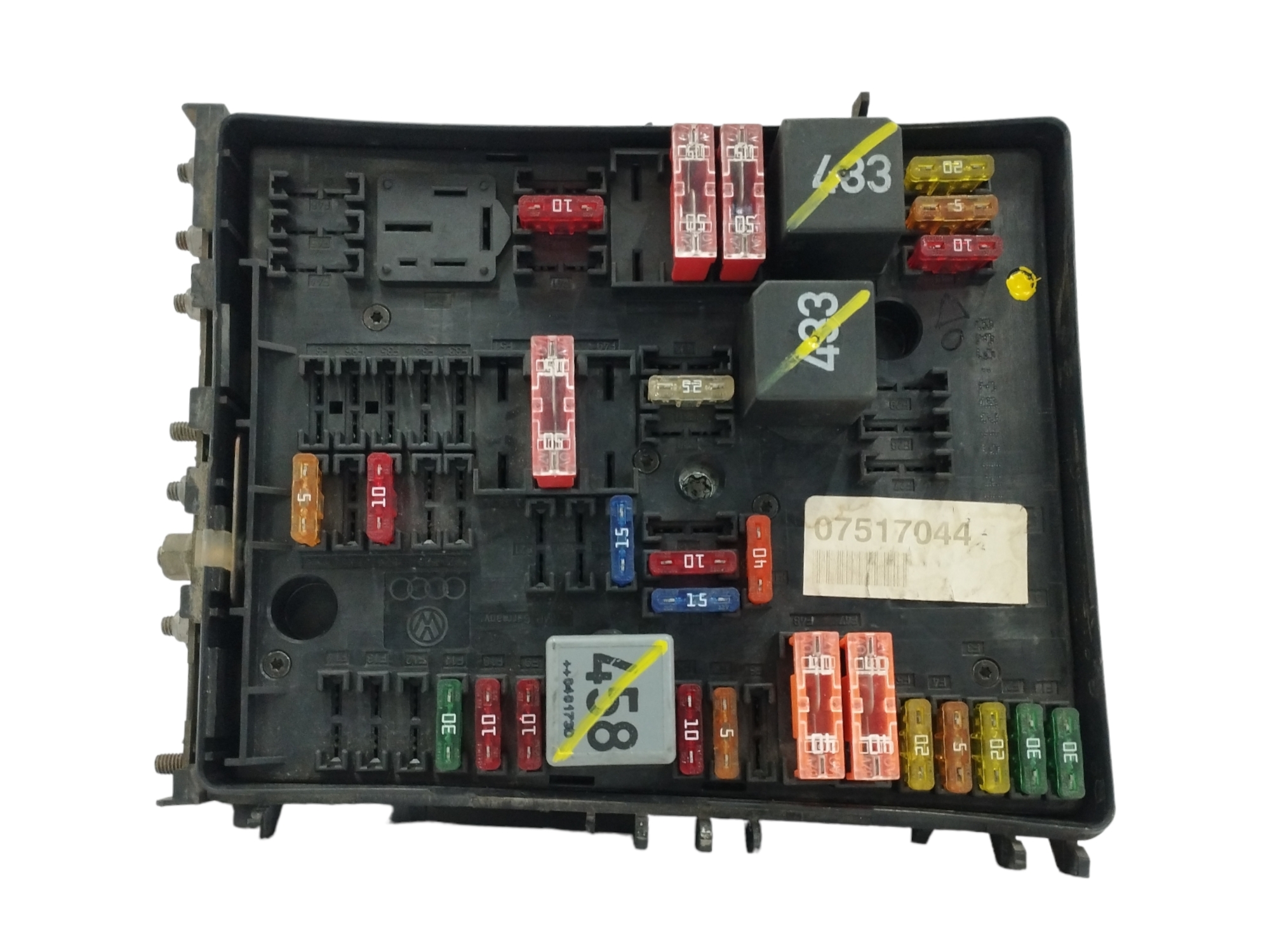 CAJA RELES / FUSIBLES