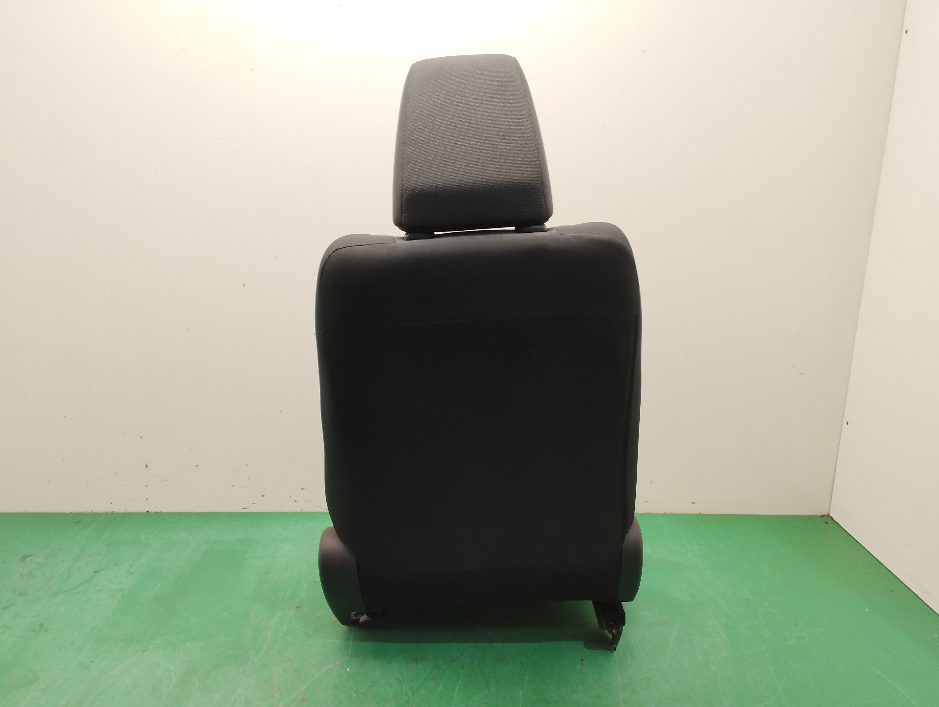 ASIENTO DELANTERO IZQUIERDO