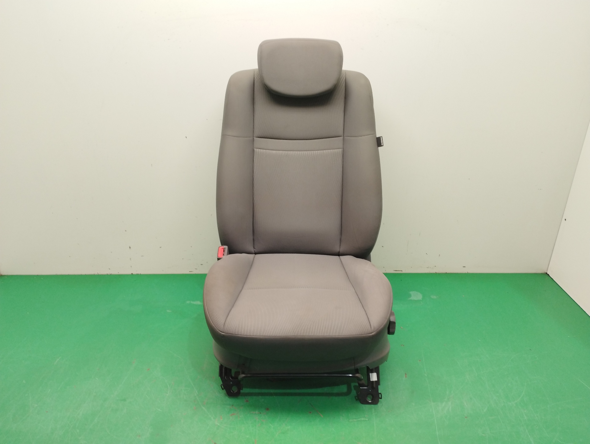 ASIENTO DELANTERO IZQUIERDO