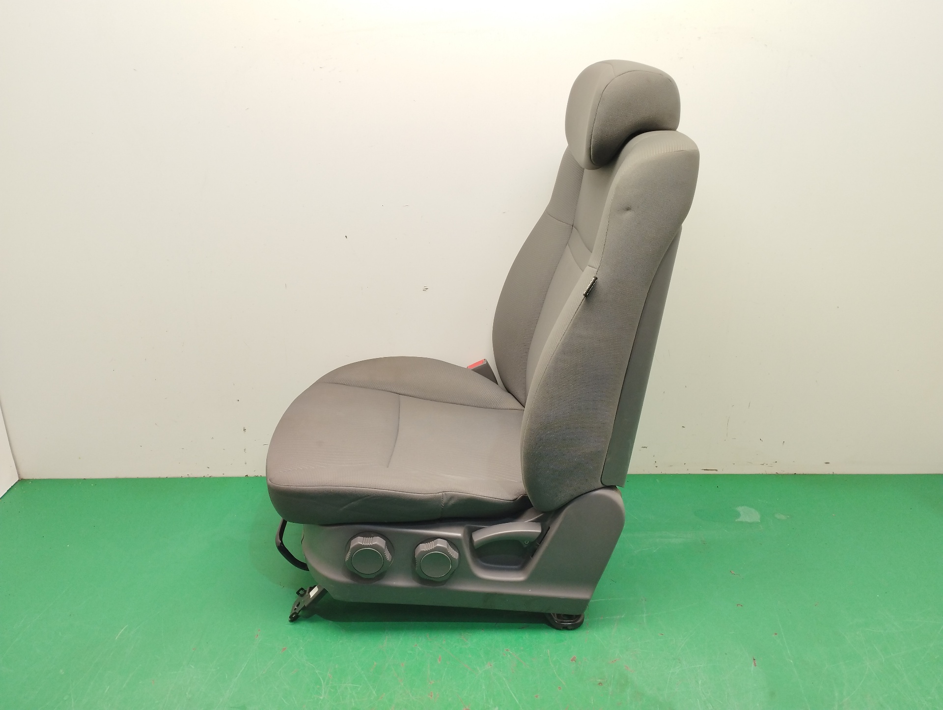 ASIENTO DELANTERO IZQUIERDO