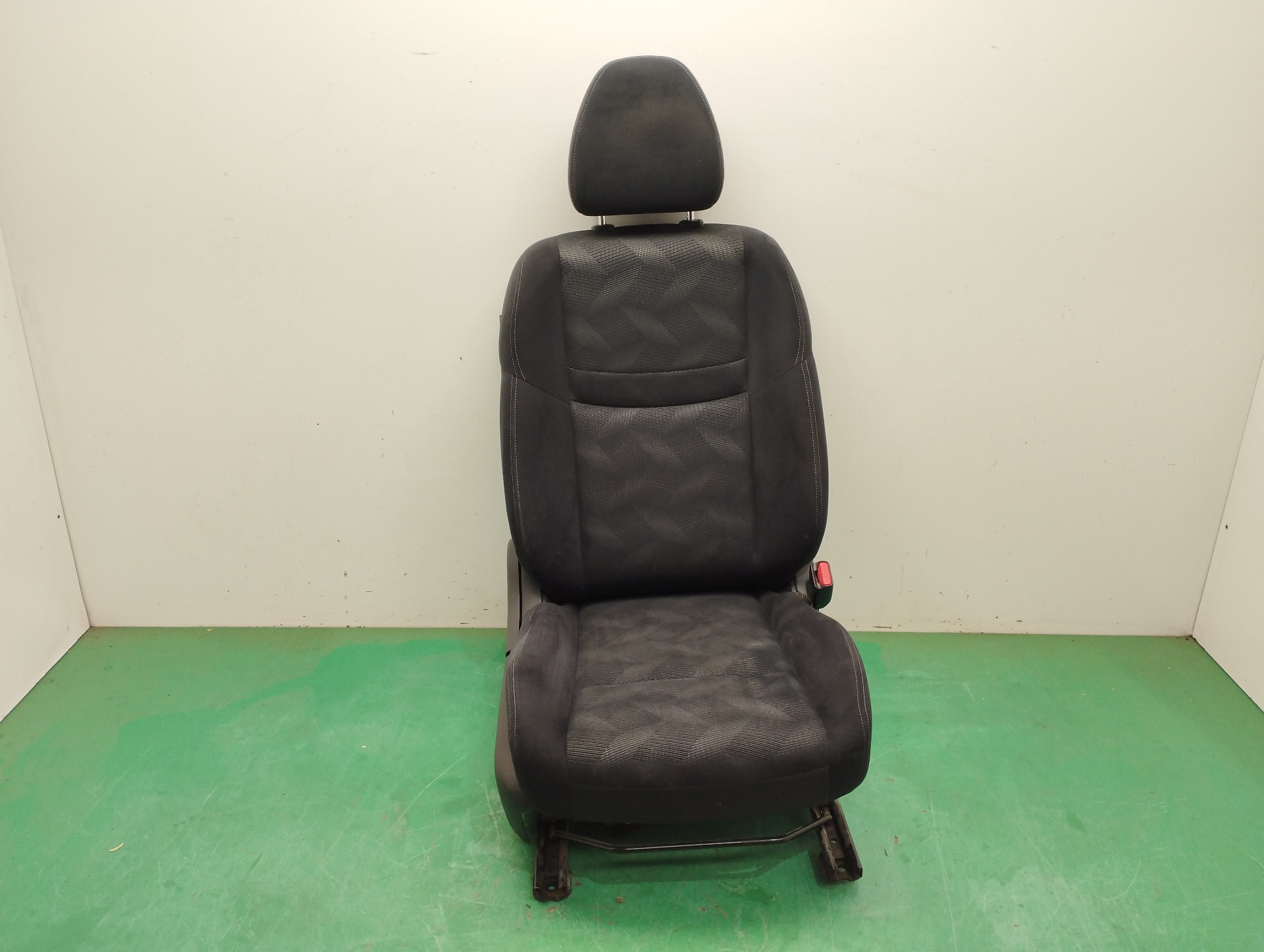 ASIENTO DELANTERO IZQUIERDO