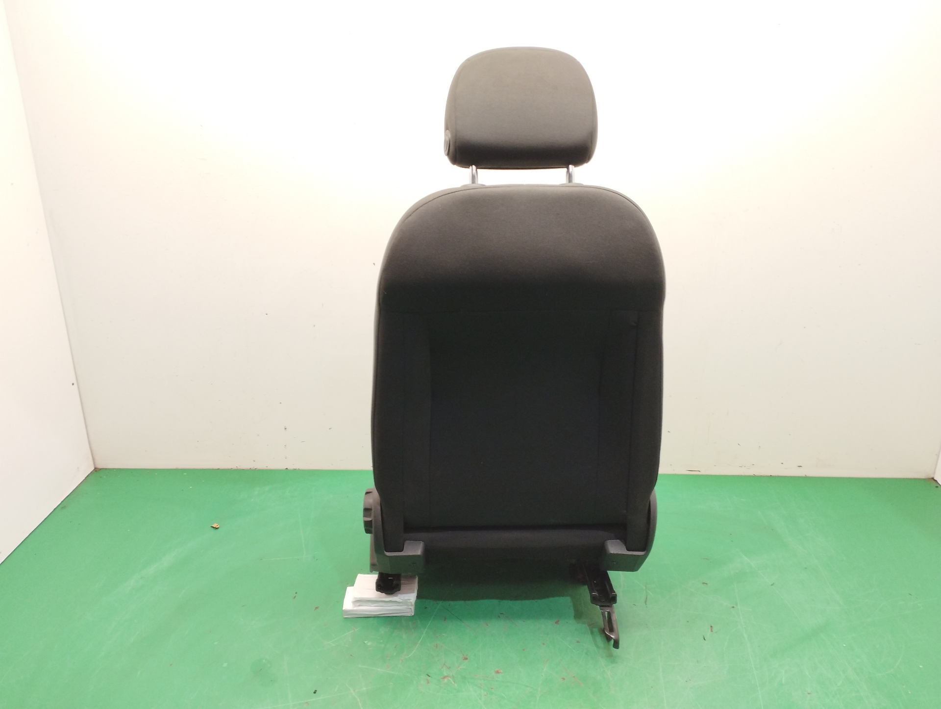 ASIENTO DELANTERO IZQUIERDO