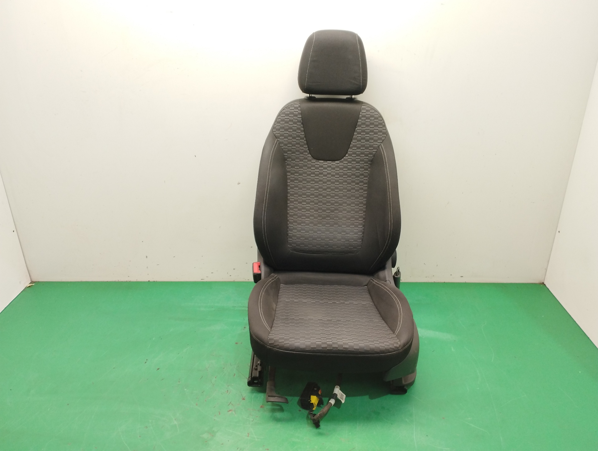 ASIENTO DELANTERO IZQUIERDO