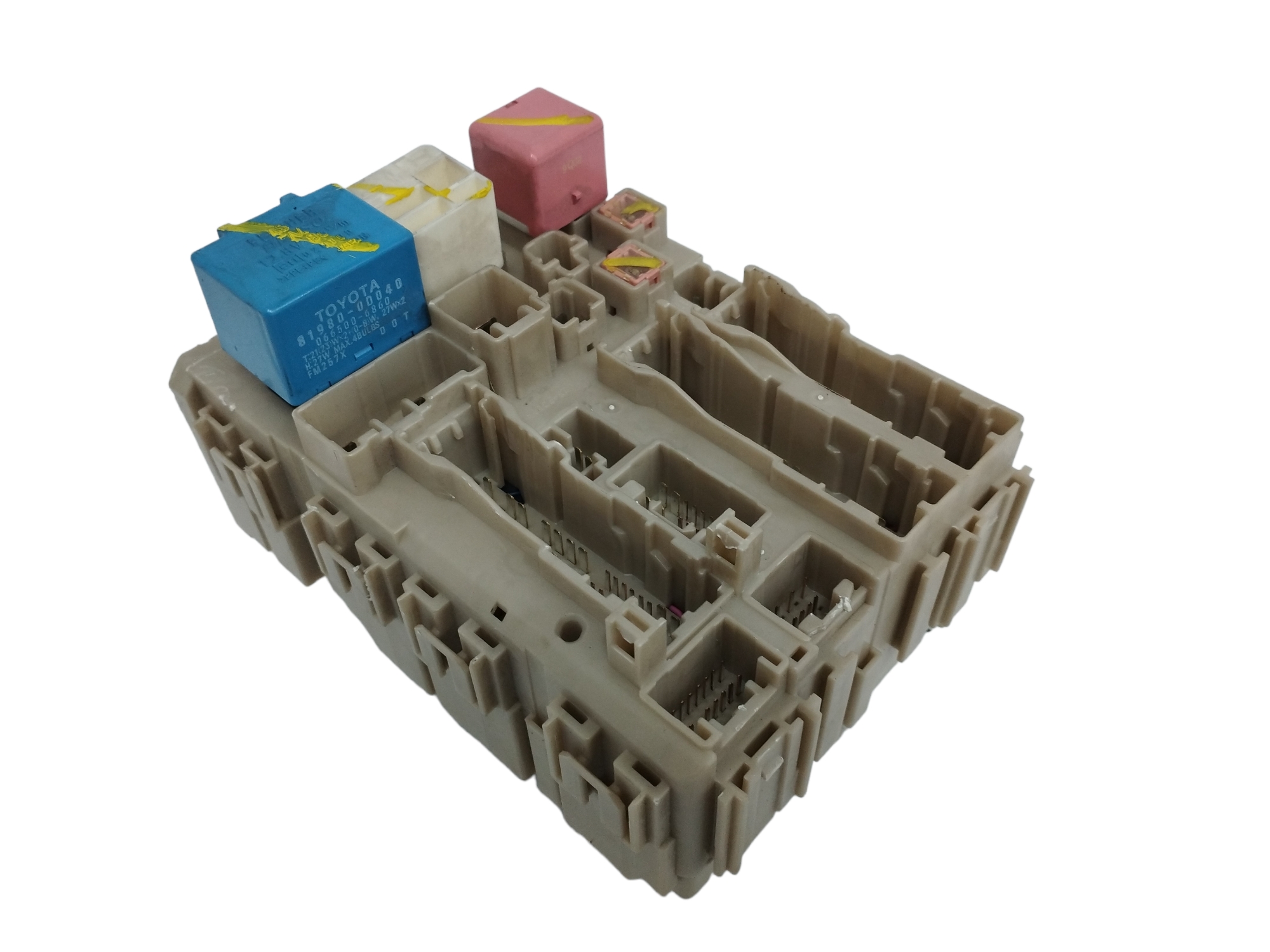 CAJA RELES / FUSIBLES