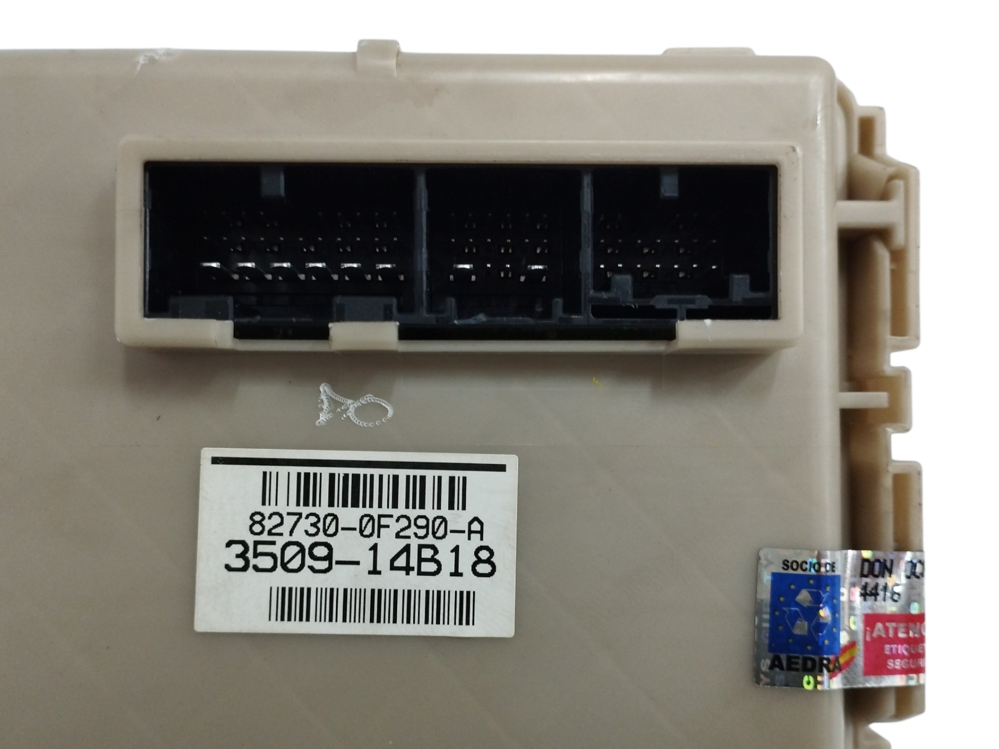 CAJA RELES / FUSIBLES