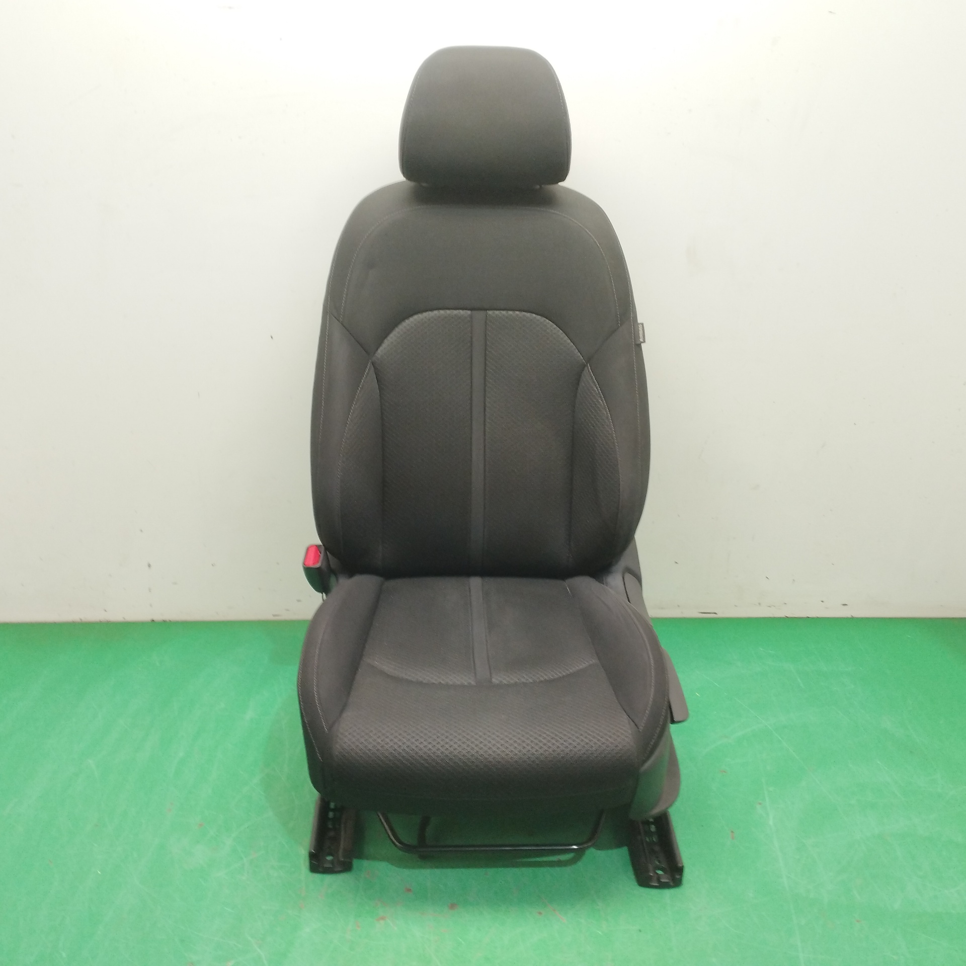 ASIENTO DELANTERO IZQUIERDO