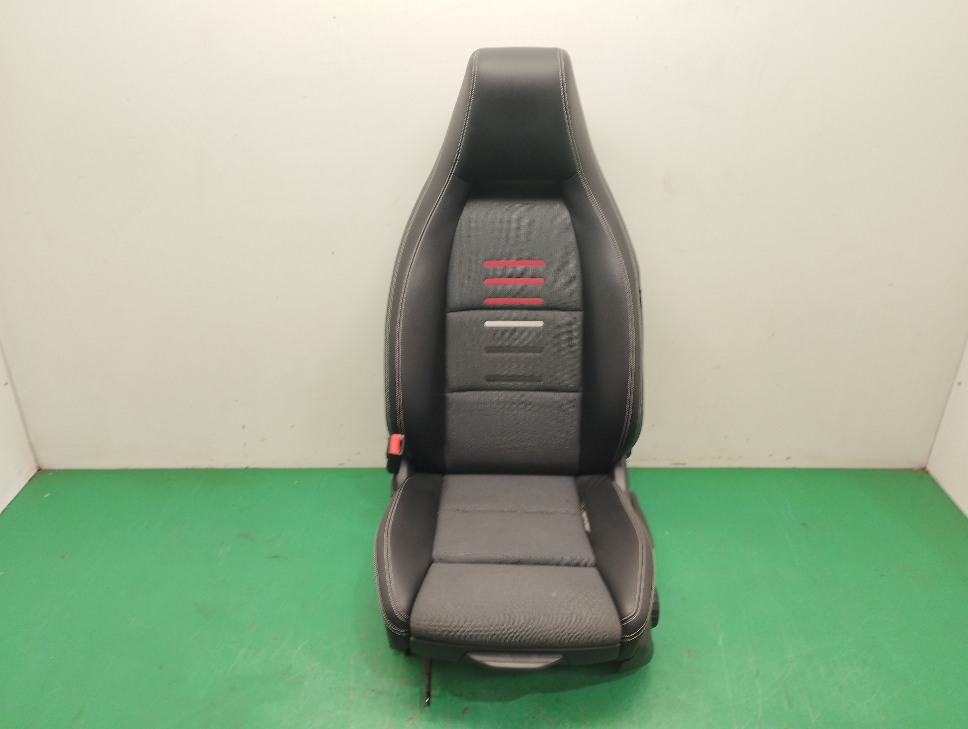 # ASIENTO AUTO SIMPLE