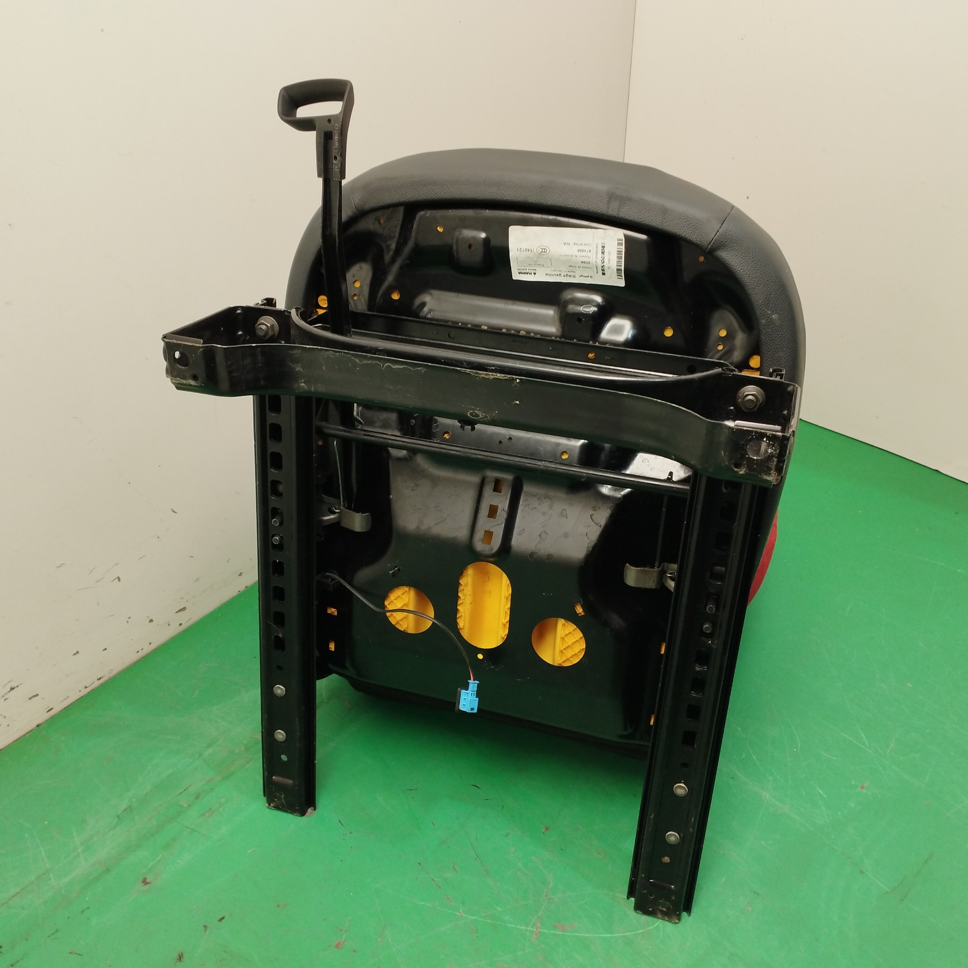 ASIENTO DELANTERO IZQUIERDO