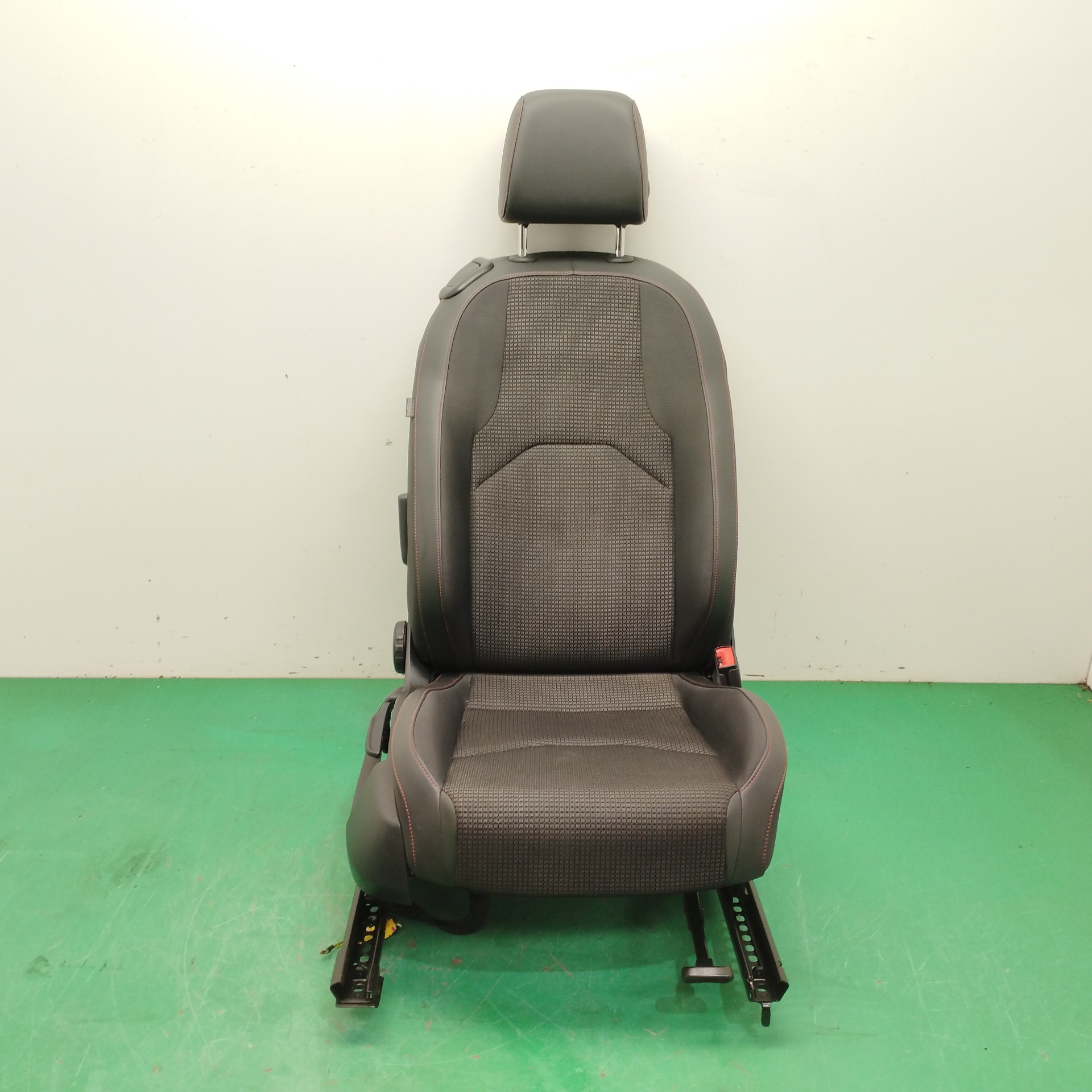 ASIENTO DELANTERO DERECHO