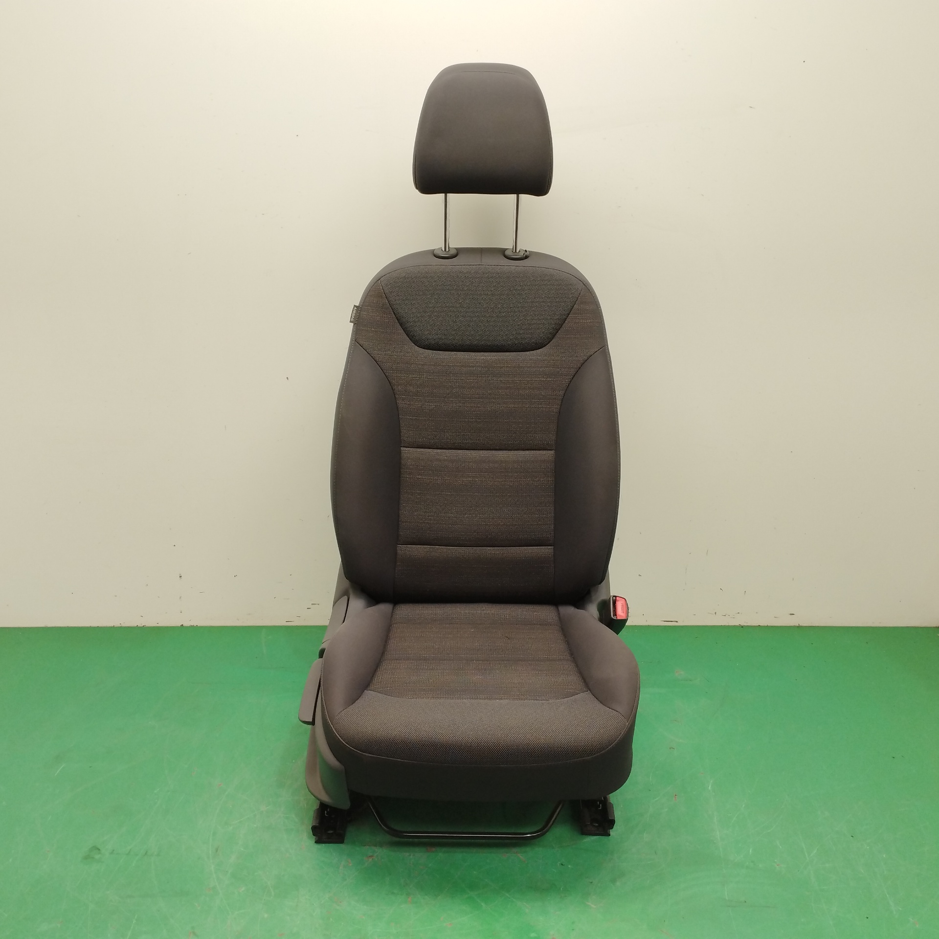 # ASIENTO AUTO SIMPLE