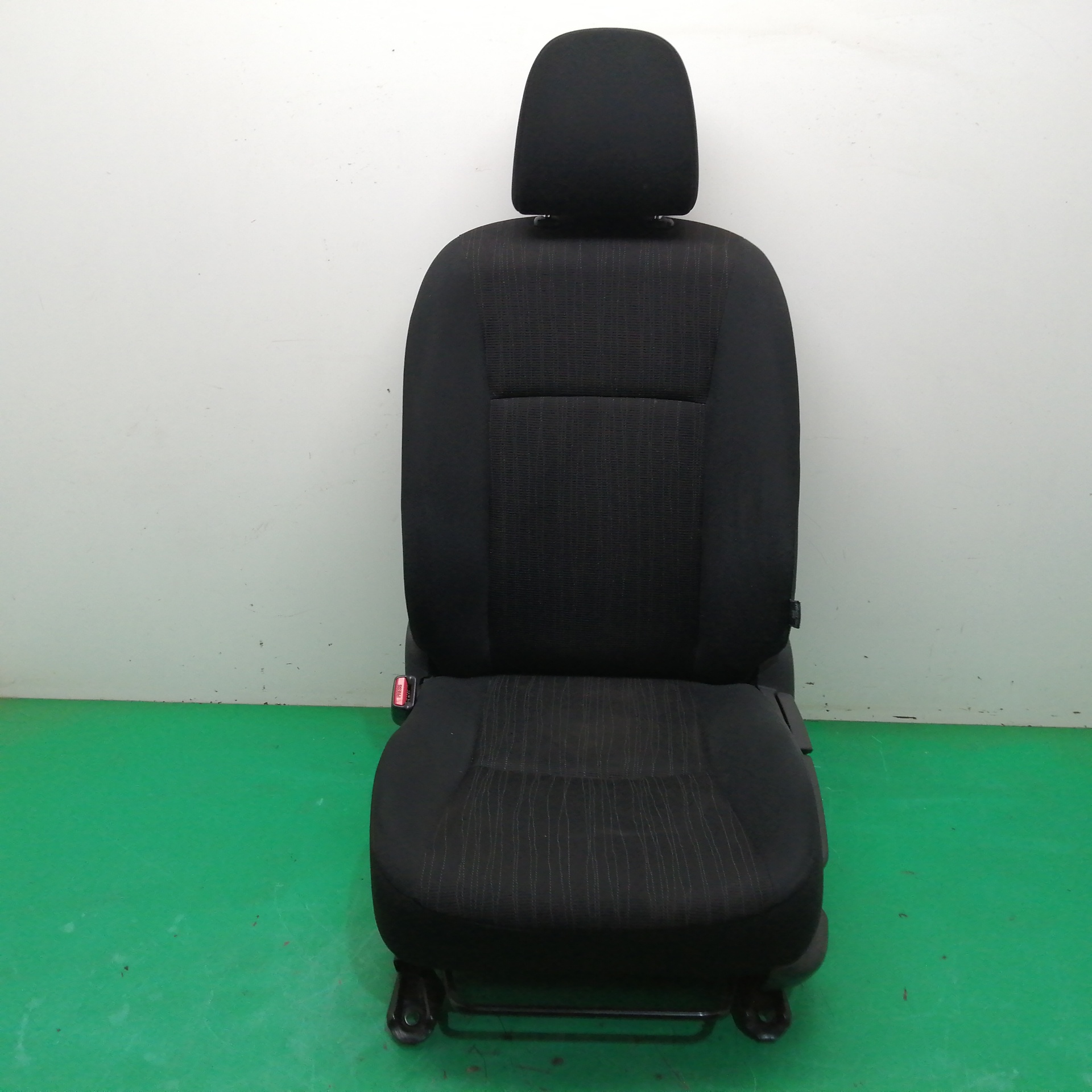 # ASIENTO AUTO SIMPLE