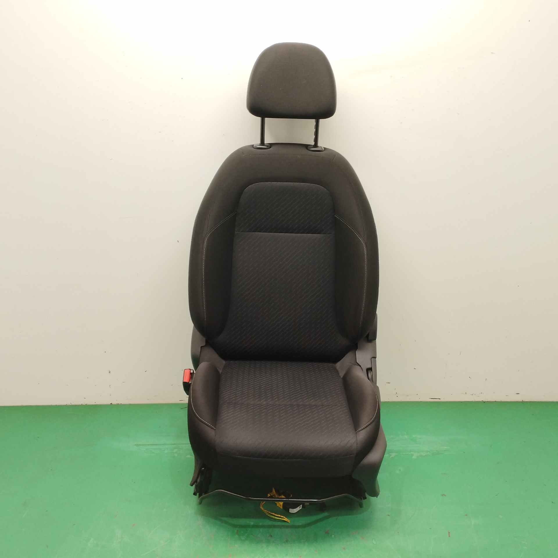 ASIENTO DELANTERO IZQUIERDO