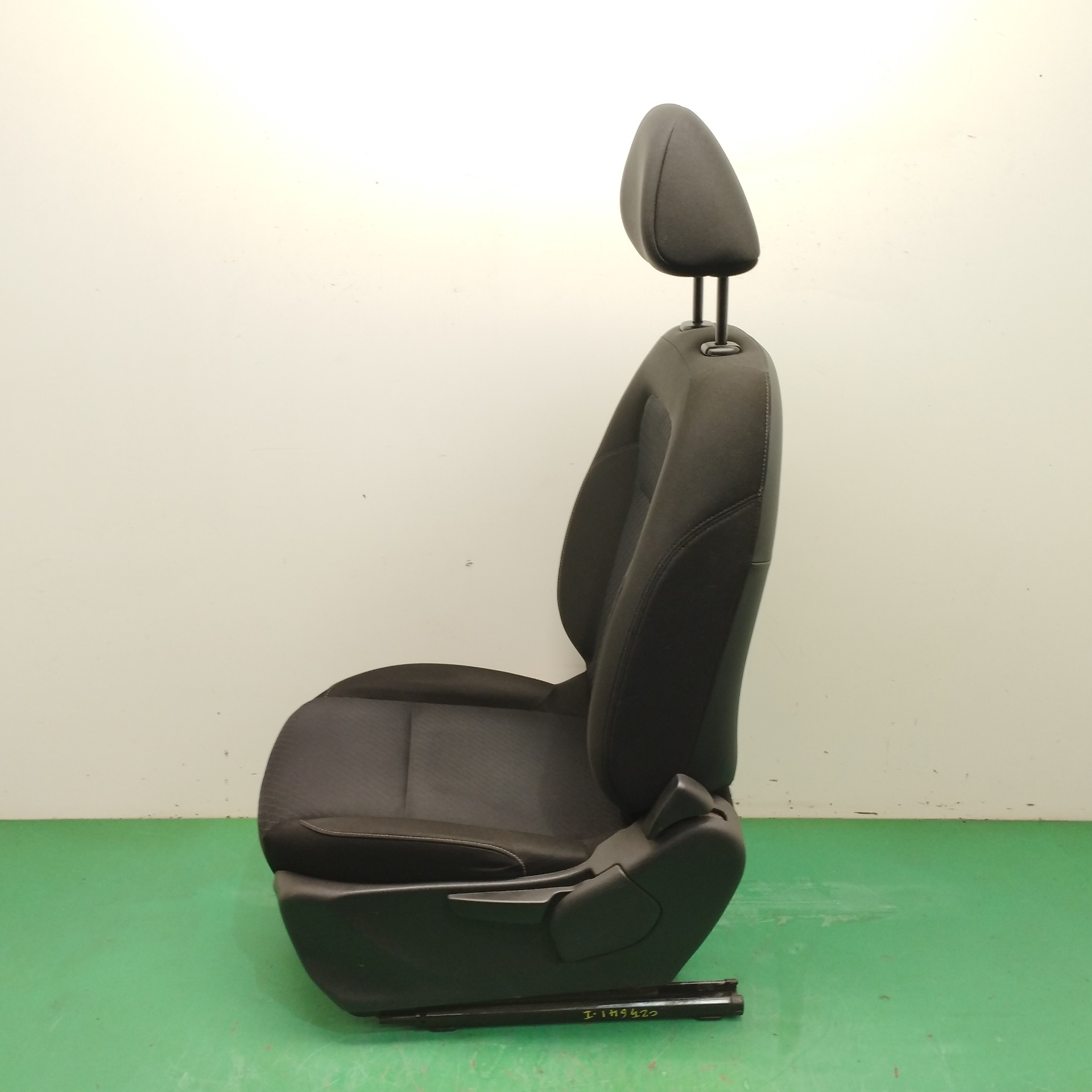 ASIENTO DELANTERO IZQUIERDO