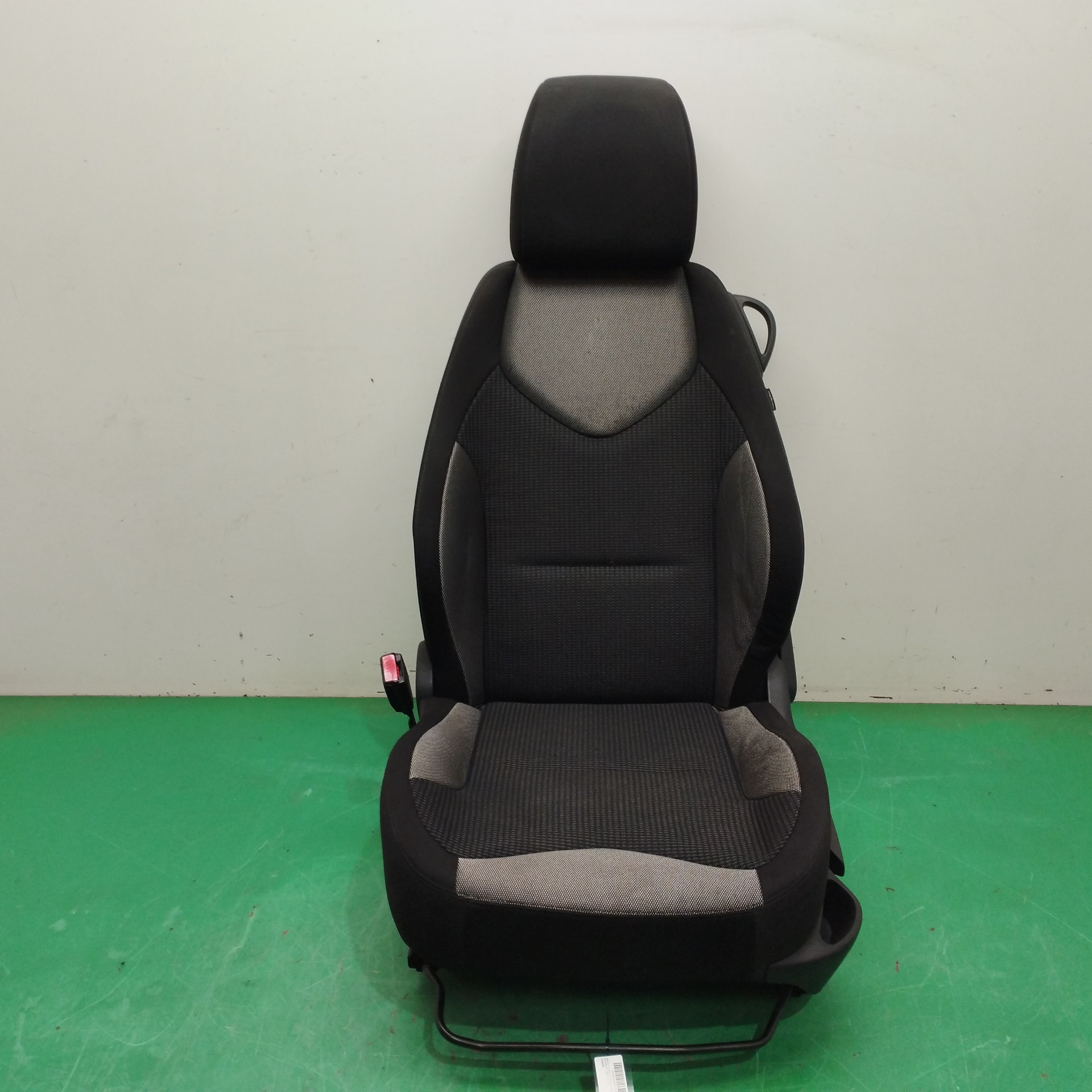 ASIENTO DELANTERO IZQUIERDO