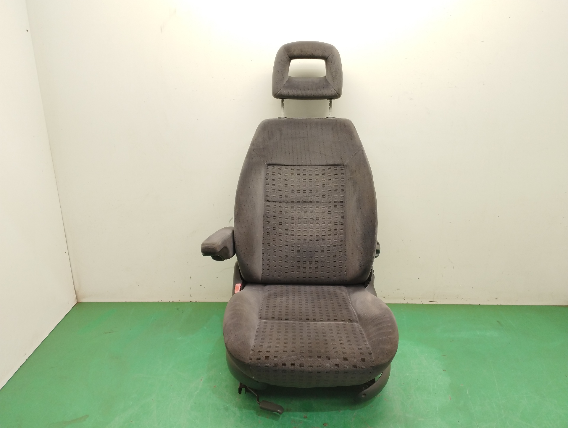 # ASIENTO AUTO SIMPLE
