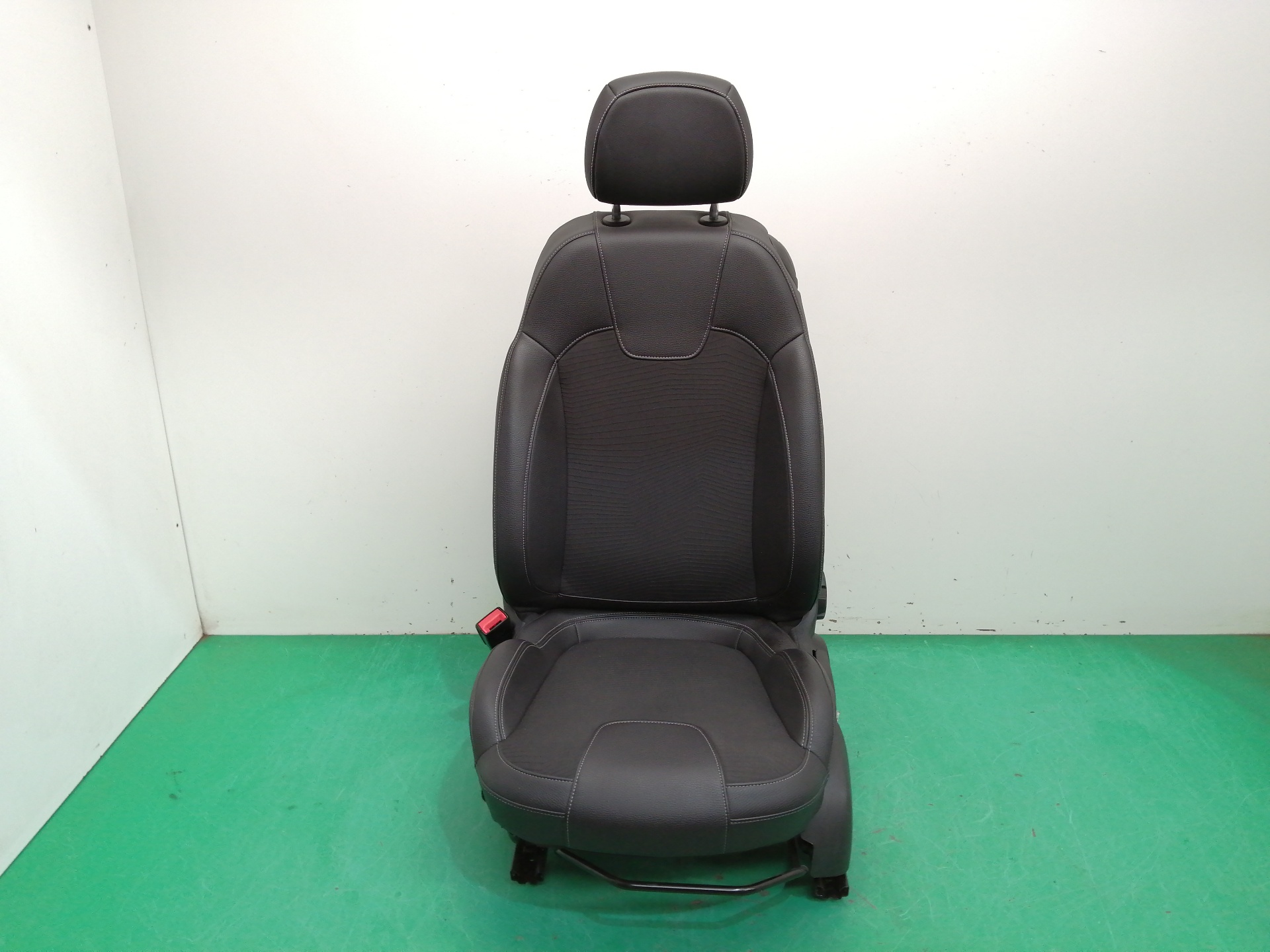 # ASIENTO AUTO SIMPLE